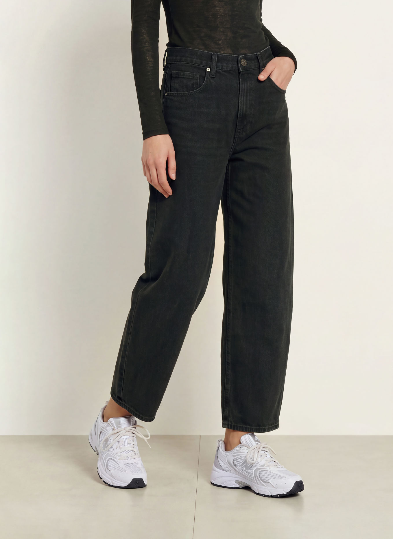 GOOD AMERICAN Barrel Jeans: flat tyre