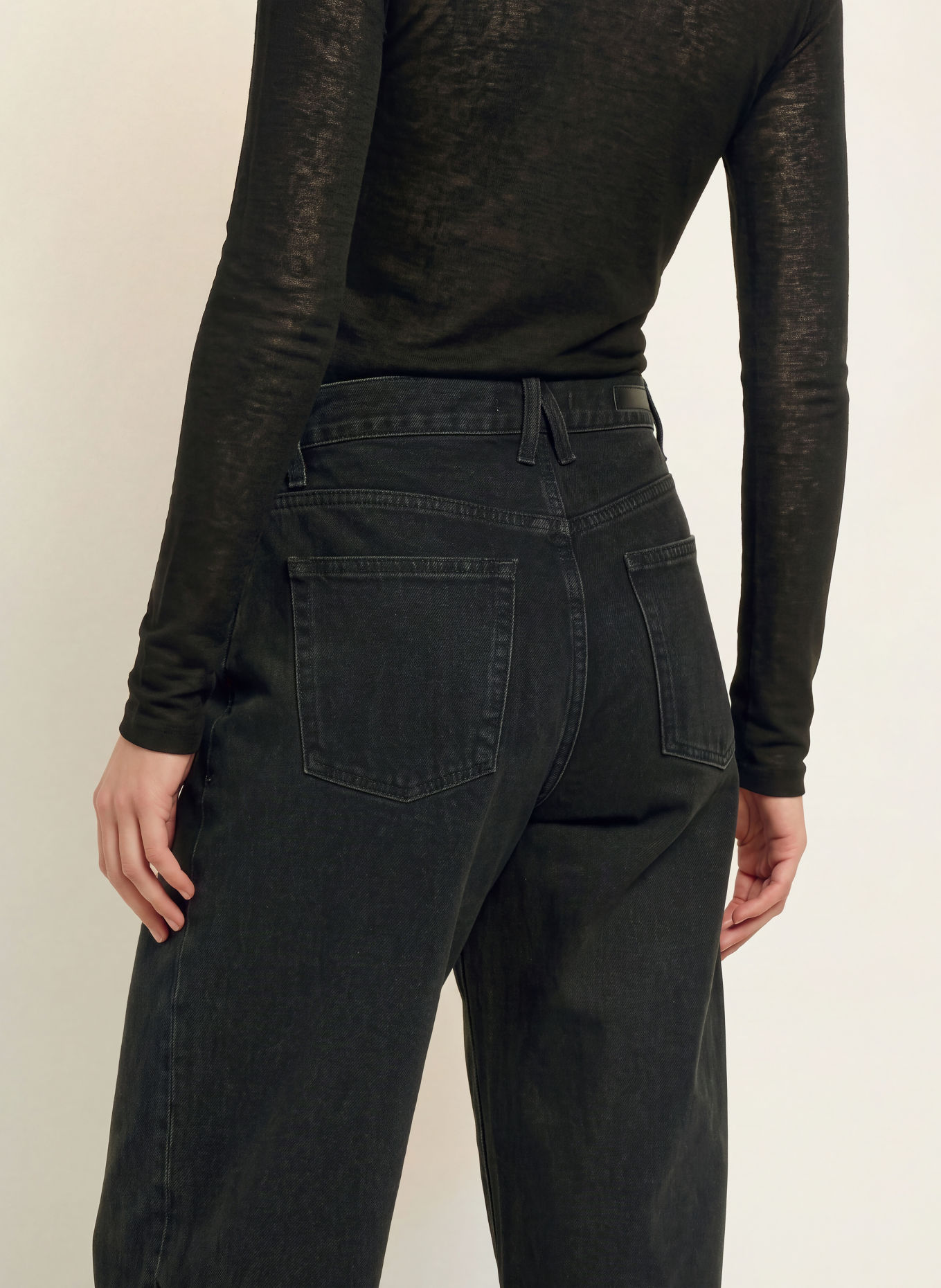 GOOD AMERICAN Barrel Jeans: flat tyre