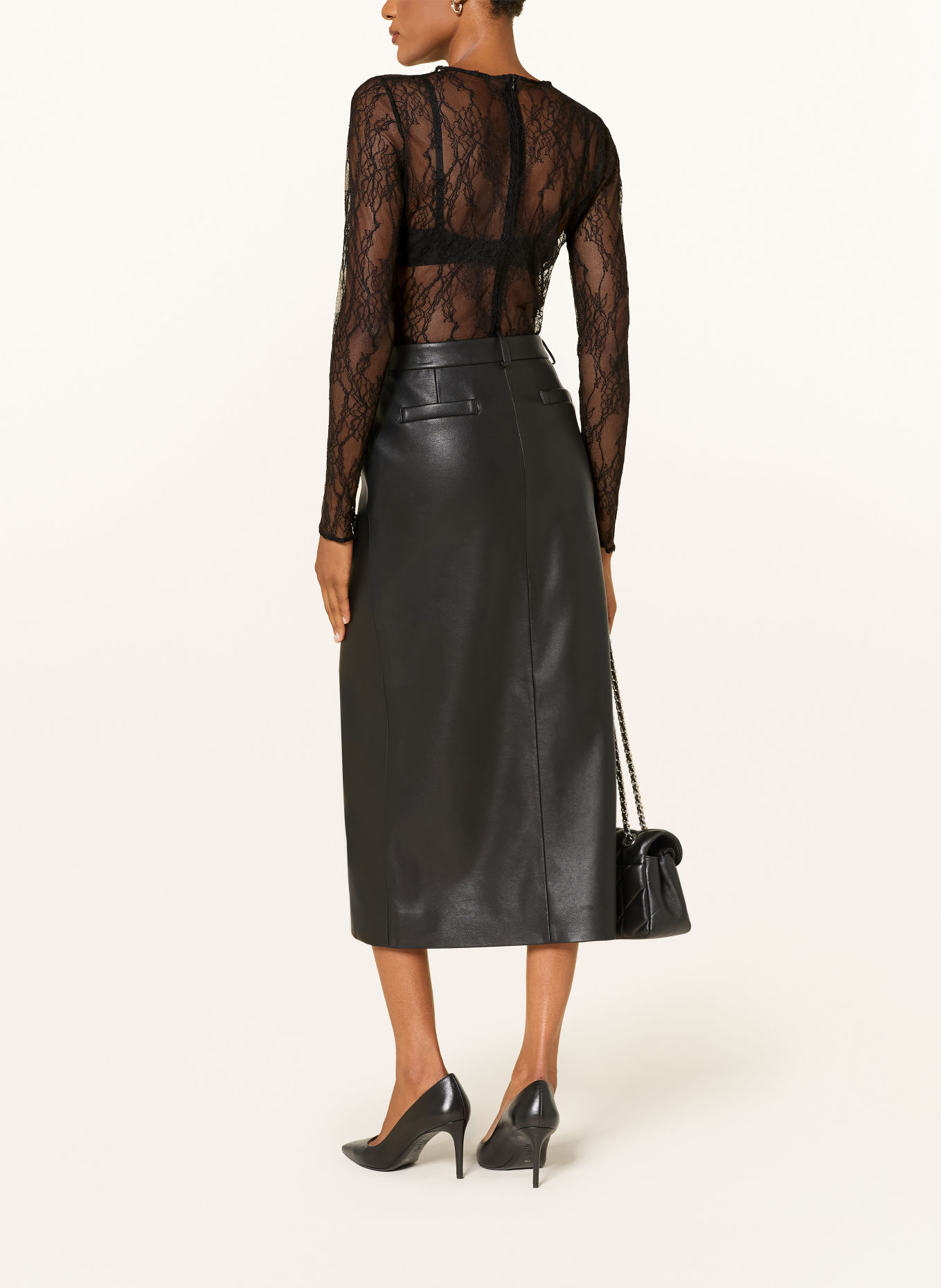 UNDRESS CODE Body string BODY ELECTRIC: NOIR