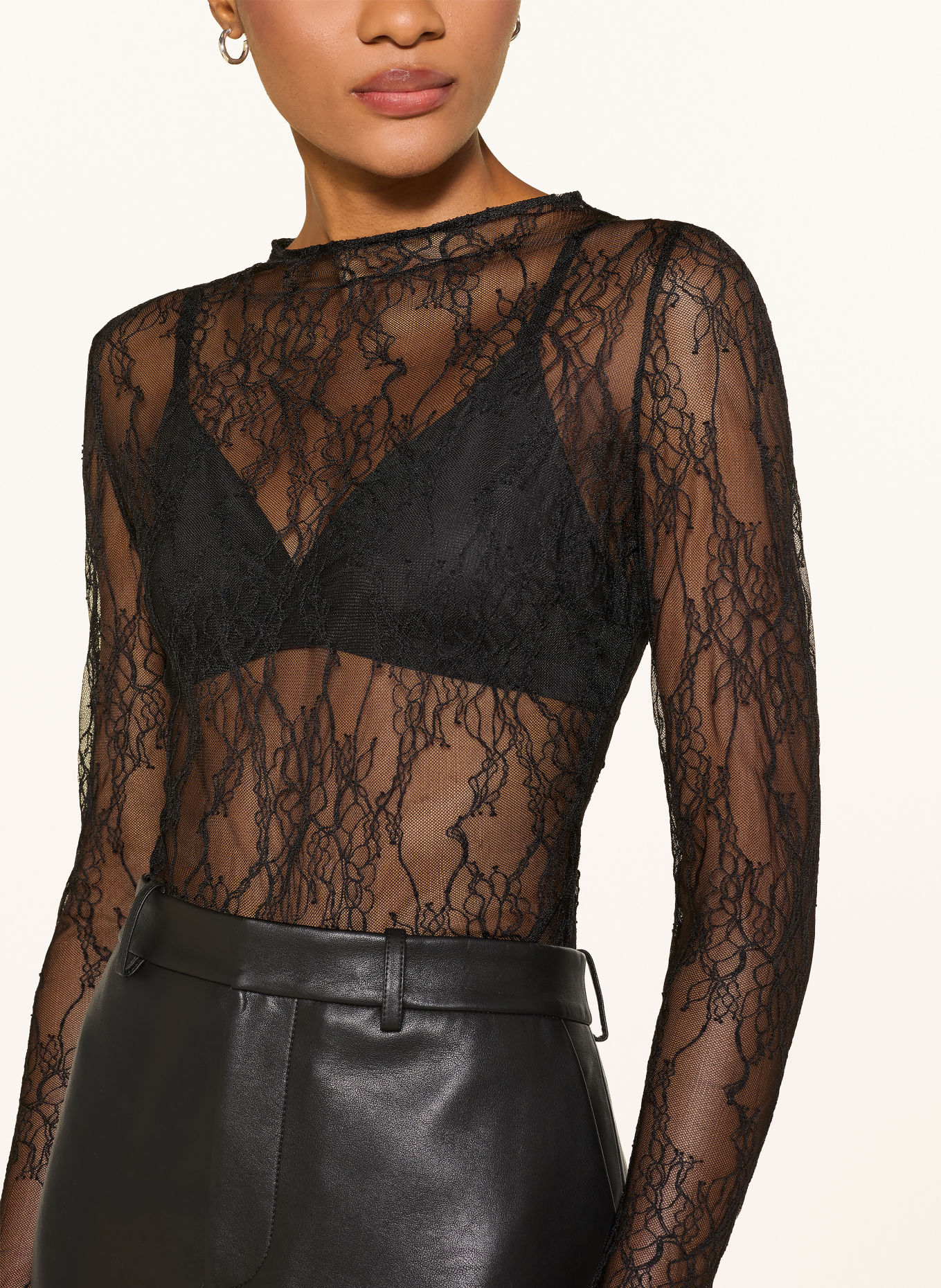 UNDRESS CODE Body string BODY ELECTRIC: NOIR