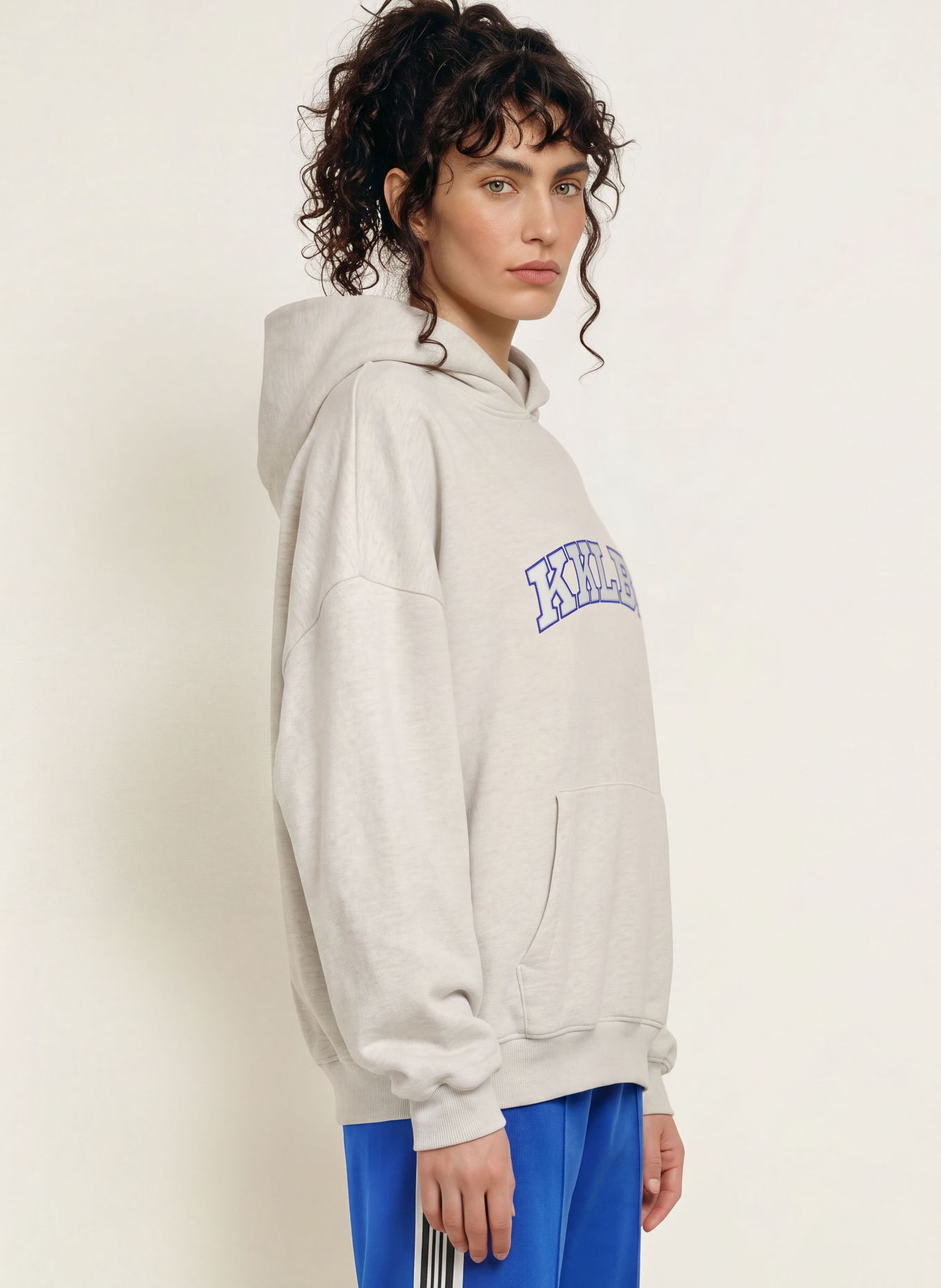 KARO KAUER Sweat à capuche oversize: GRIS CLAIR