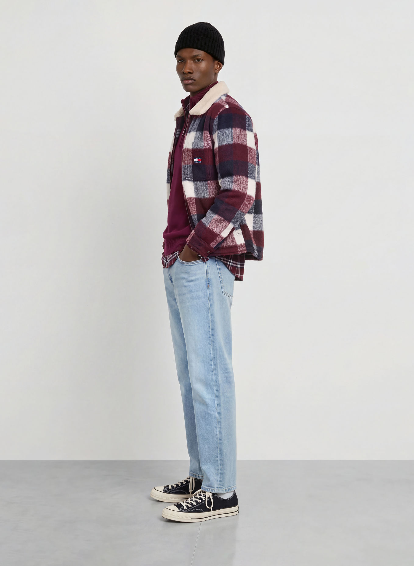 TOMMY JEANS SONNY Tapered Fit Jeans: 1AB Denim Light