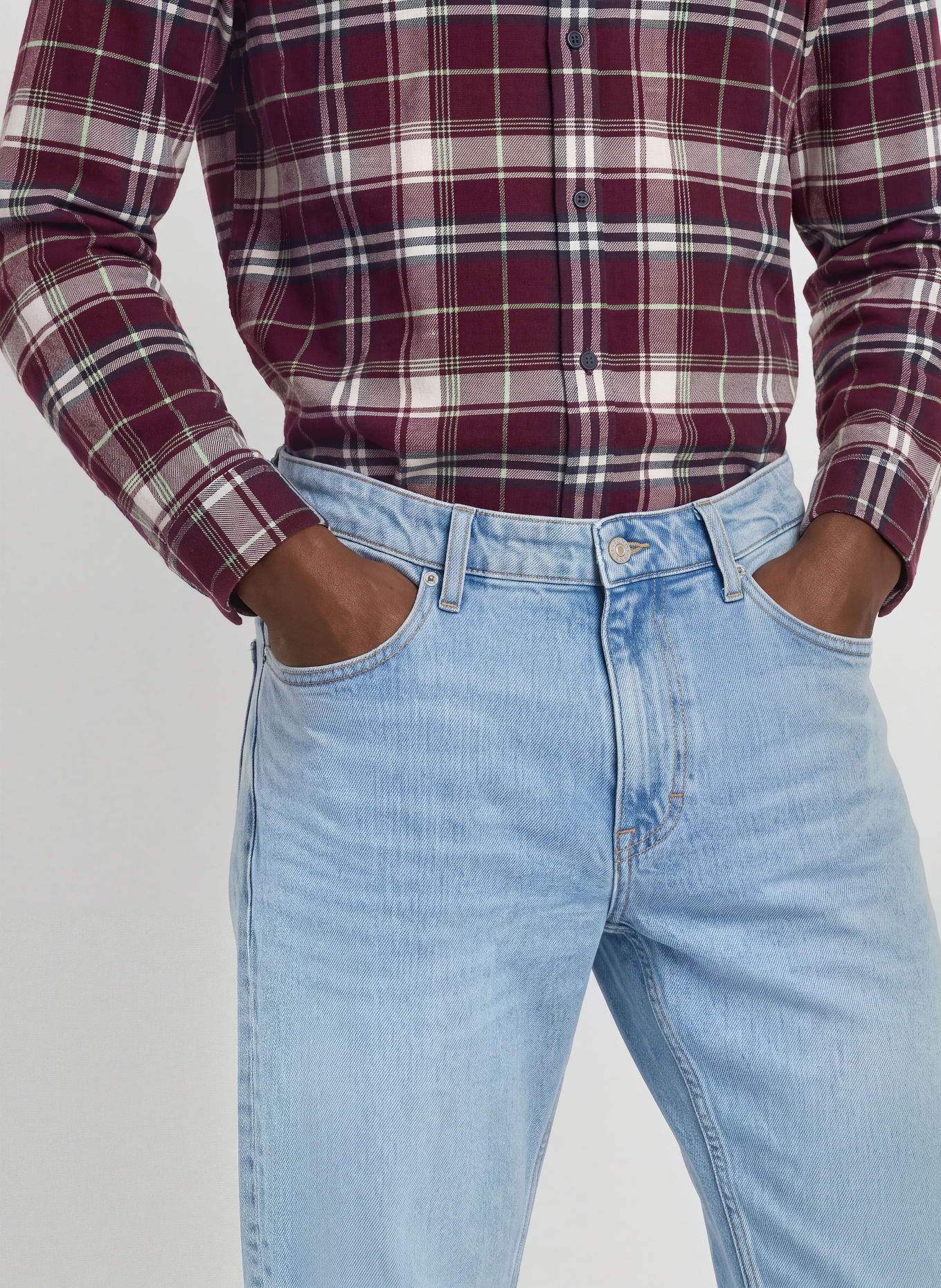 TOMMY JEANS SONNY Tapered Fit Jeans: 1AB Denim Light