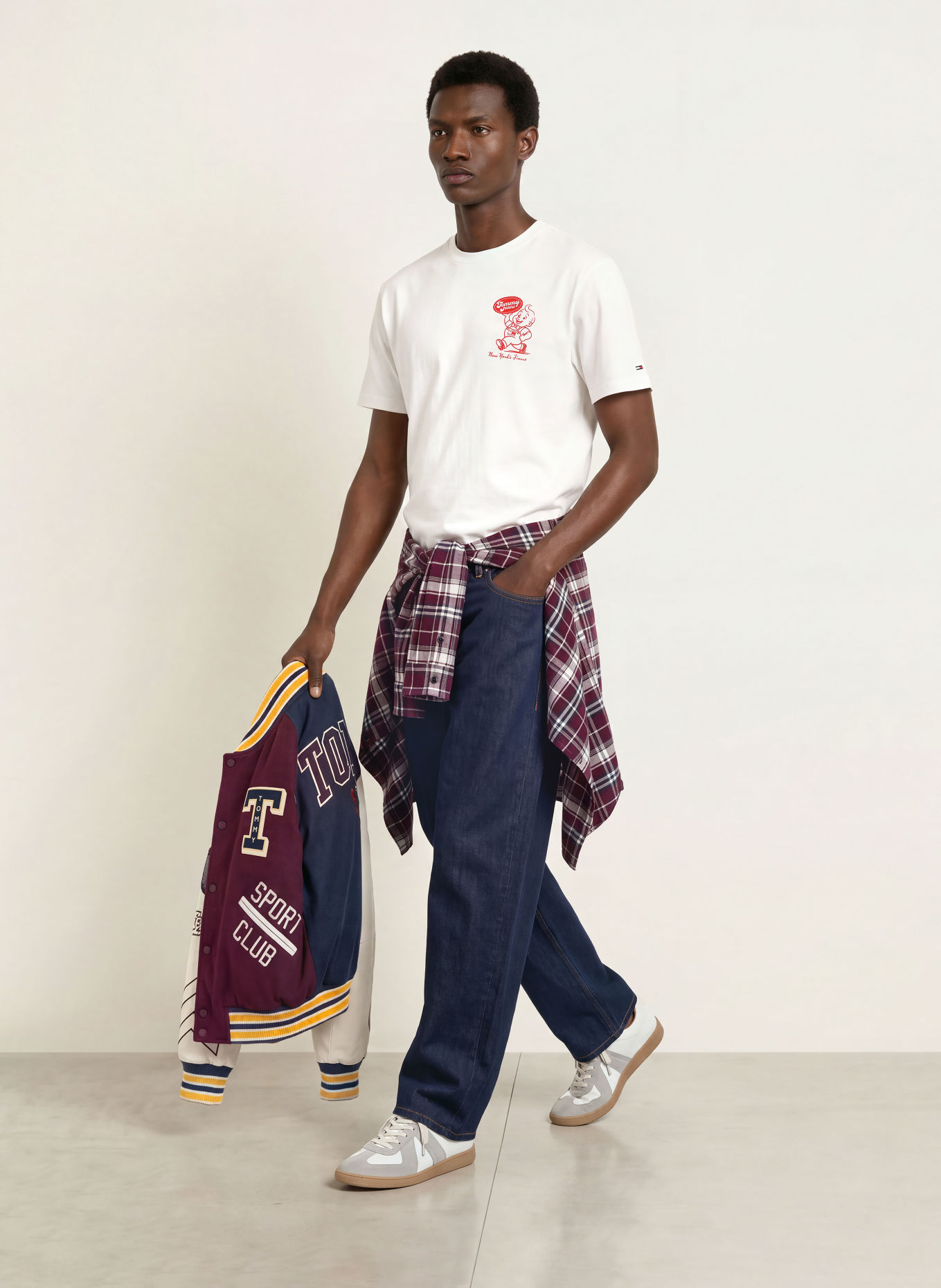 TOMMY JEANS T-shirt: WHITE / DARK RED