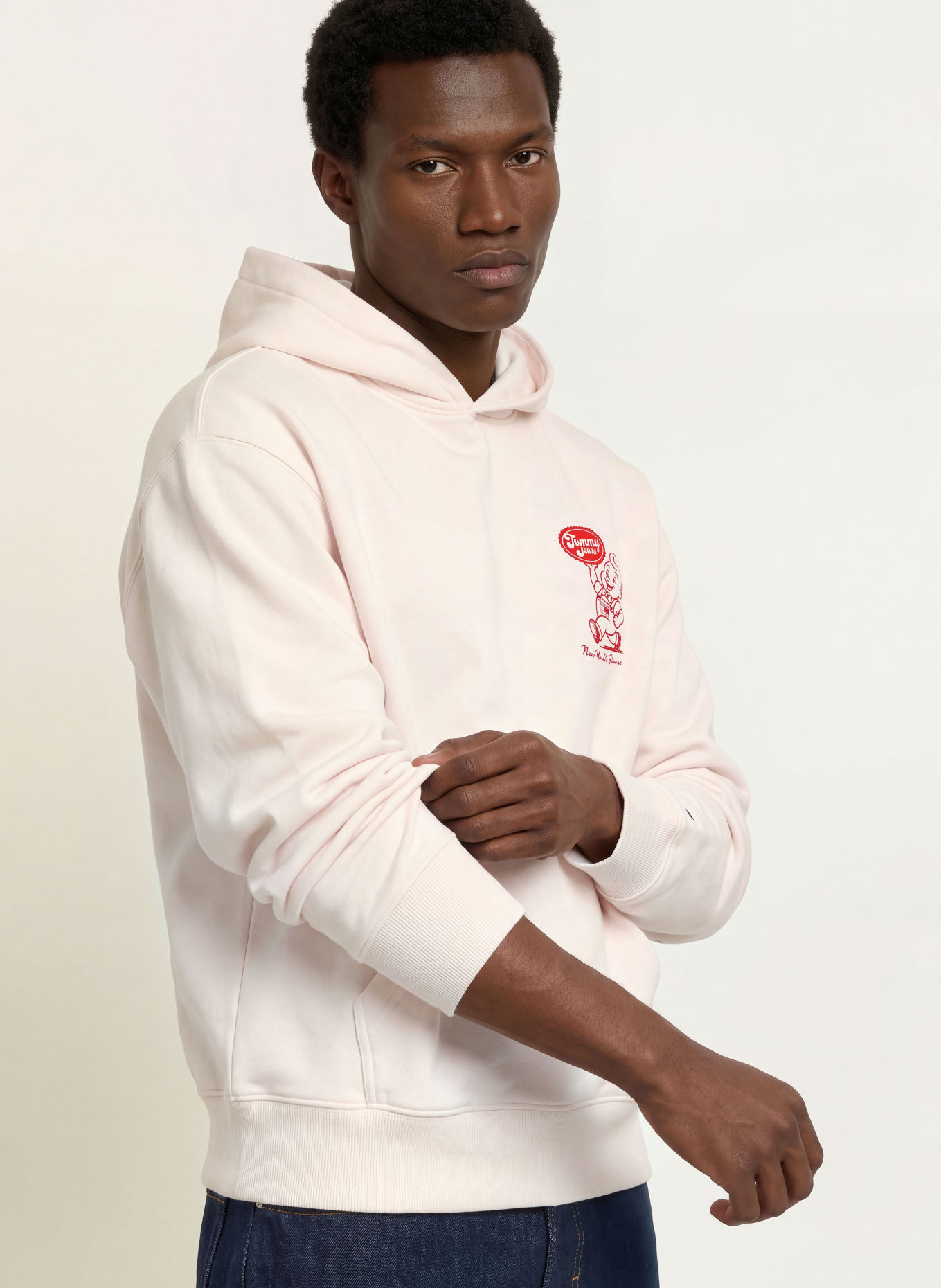 TOMMY JEANS Hoodie: CREAM / RED