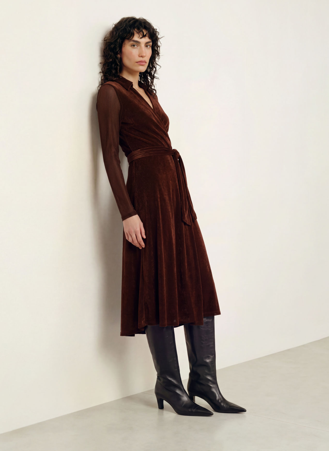 DIANE VON FURSTENBERG Rochie cu decupaje PHOENIX din plasă: MARO ÎNCHIS