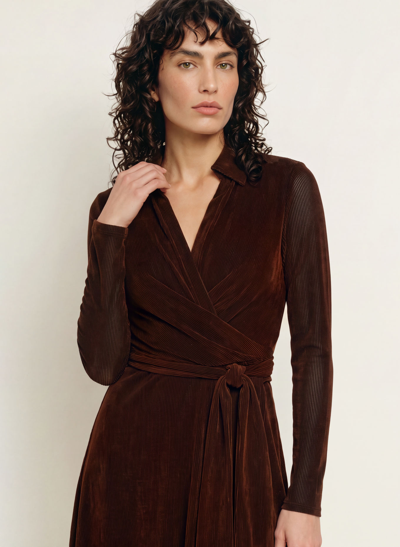 DIANE VON FURSTENBERG Rochie cu decupaje PHOENIX din plasă: MARO ÎNCHIS