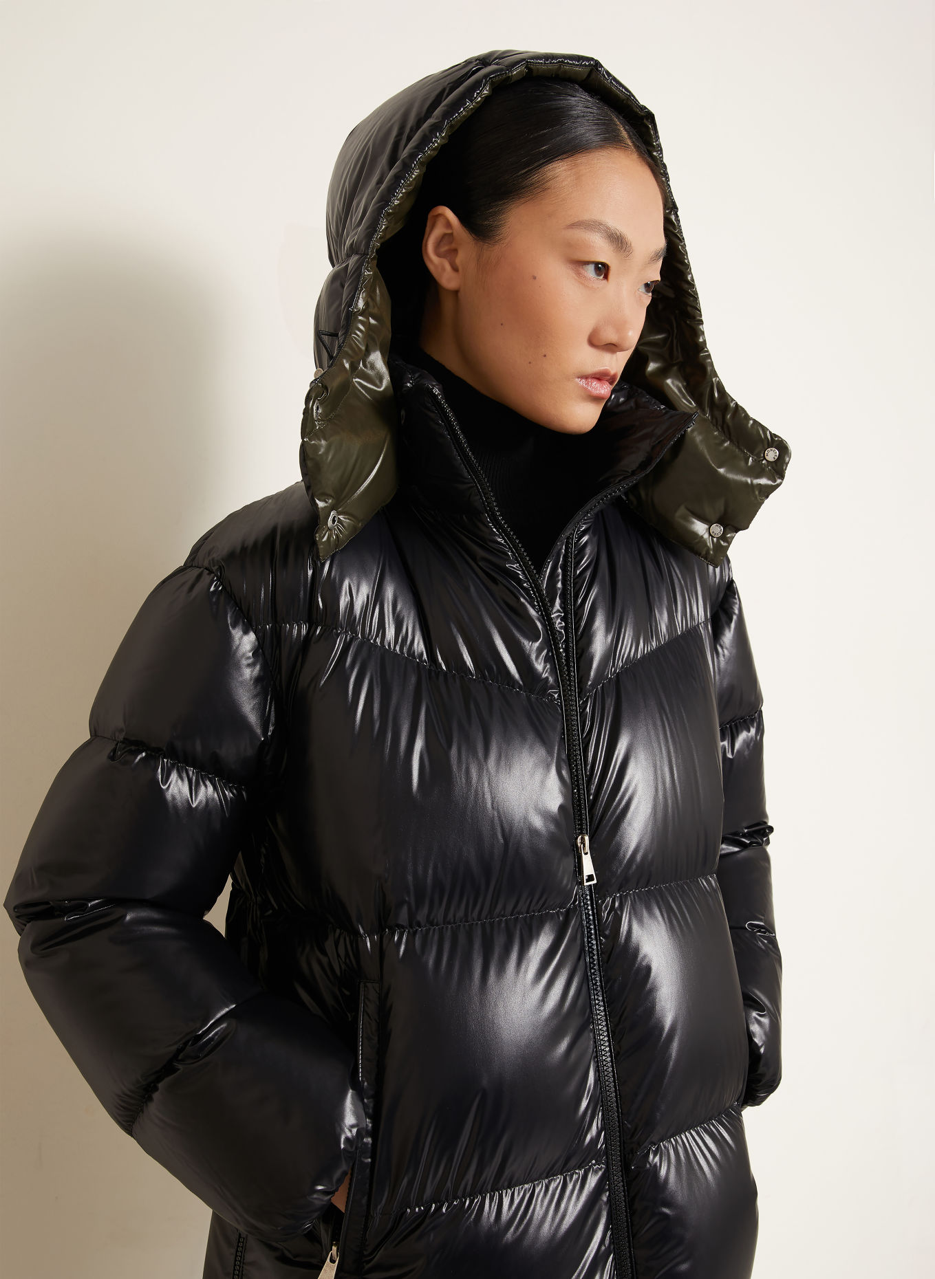 MONCLER Daunenmantel HARFANG mit abnehmbarer Kapuze: SCHWARZ