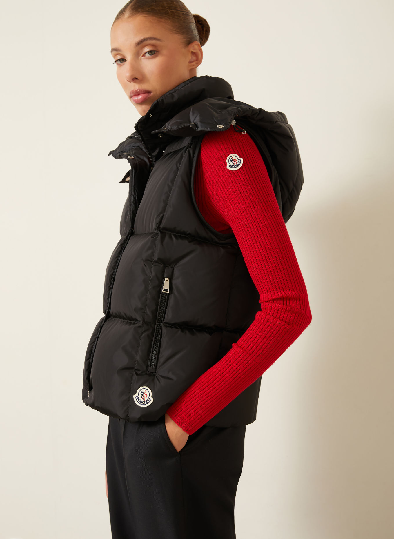 MONCLER Daunenweste MACAREUX mit abnehmbarer Kapuze: SCHWARZ
