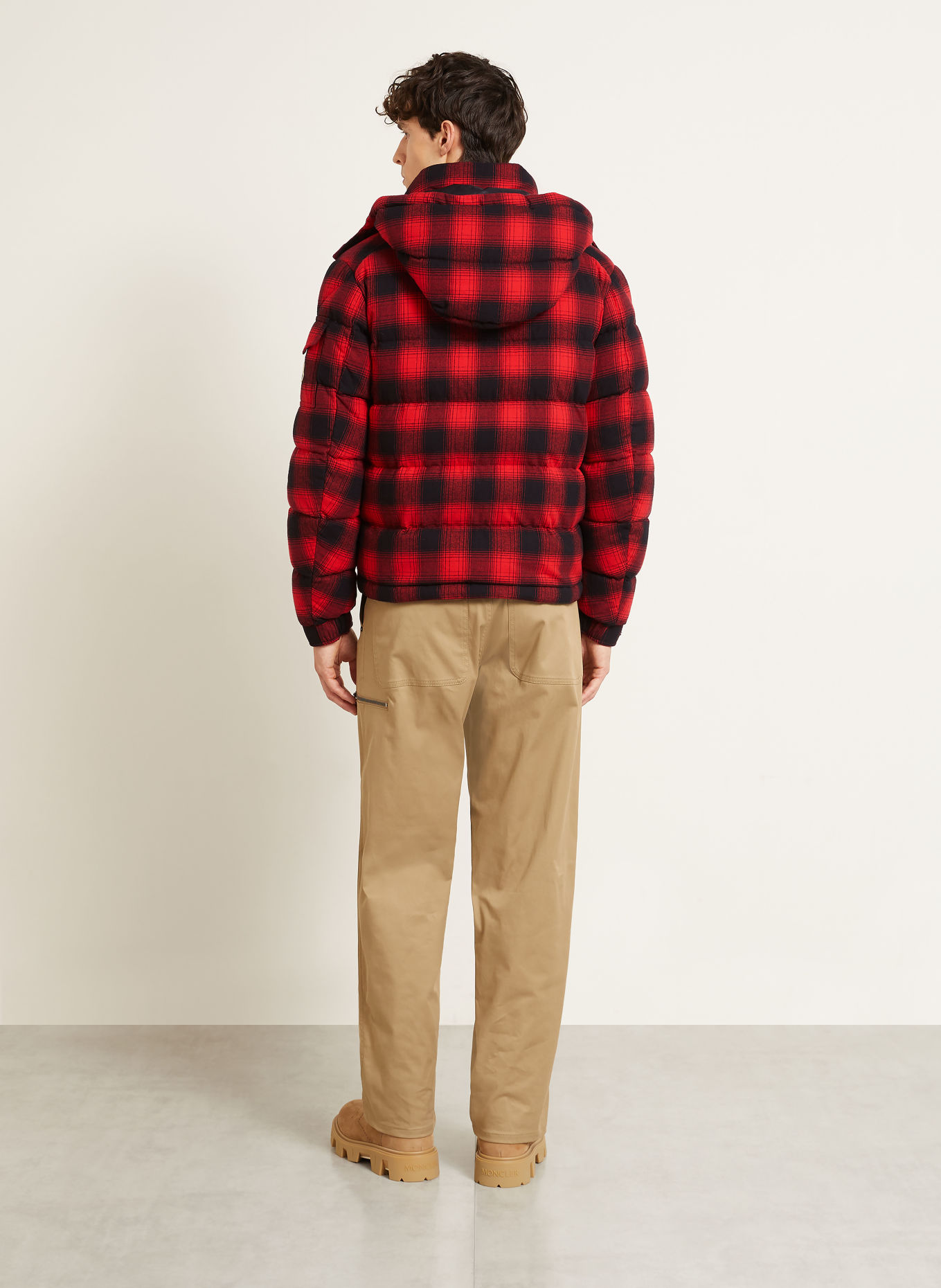MONCLER Daunenjacke AIROR mit abnehmbarer Kapuze: ROT / SCHWARZ