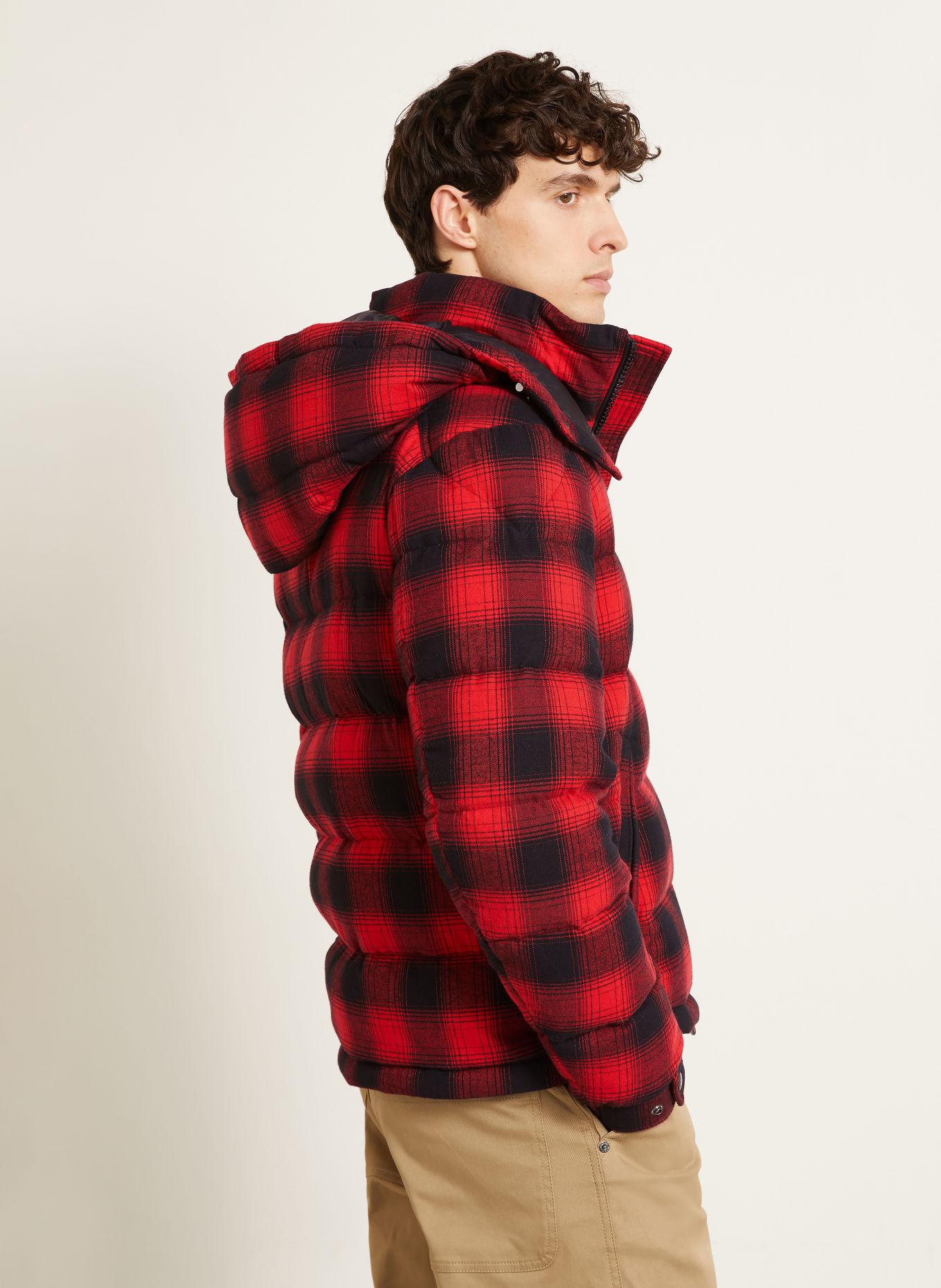 MONCLER Daunenjacke AIROR mit abnehmbarer Kapuze: ROT / SCHWARZ