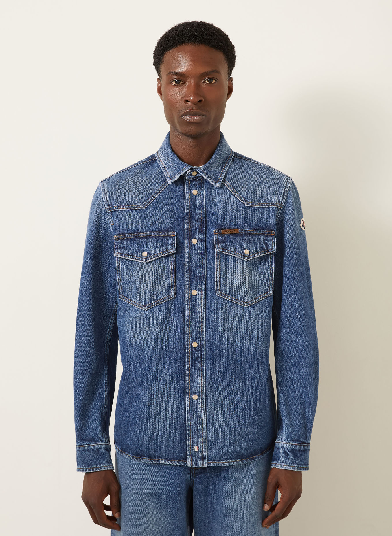 MONCLER Koszula dżinsowa o kroju slim fit: NIEBIESKI