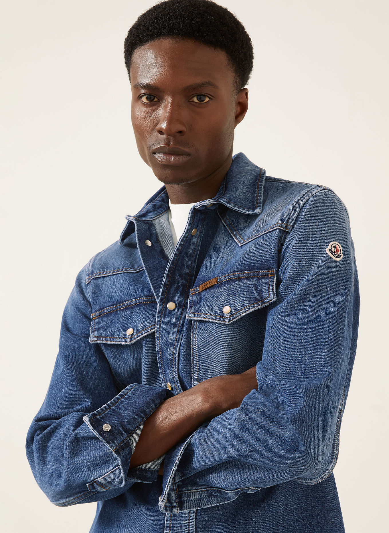 MONCLER Koszula dżinsowa o kroju slim fit: NIEBIESKI