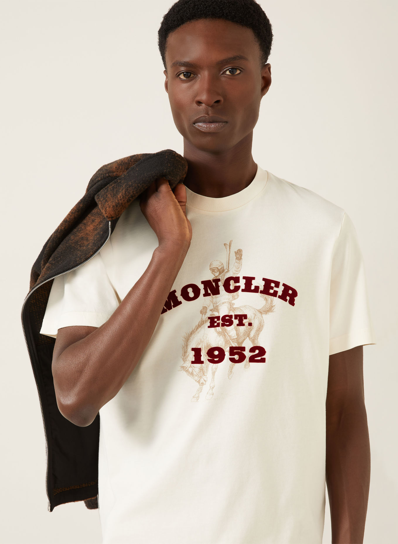 MONCLER T-Shirt: CREME / TAUPE / DUNKELROT