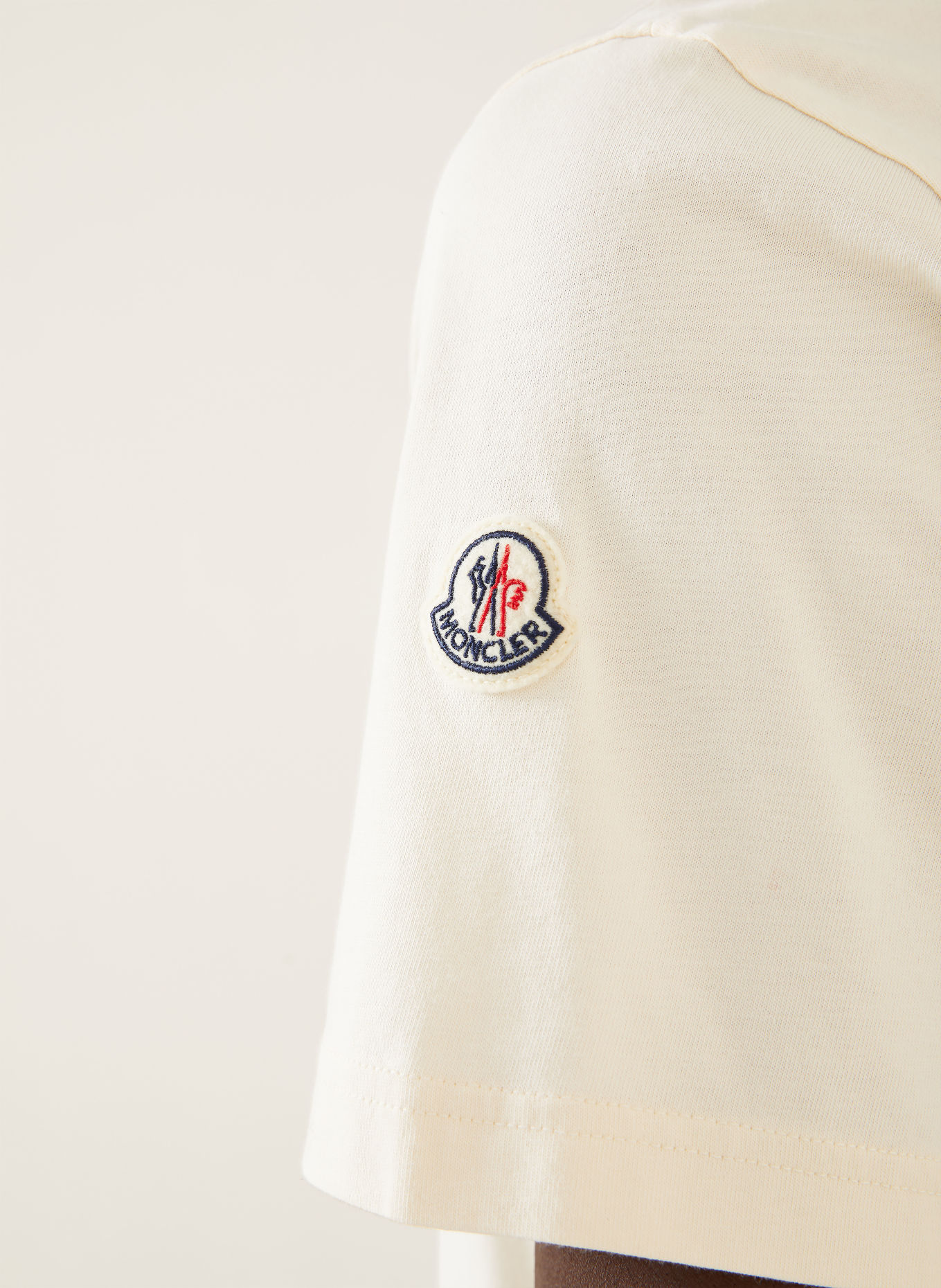 MONCLER T-Shirt: CREME / TAUPE / DUNKELROT