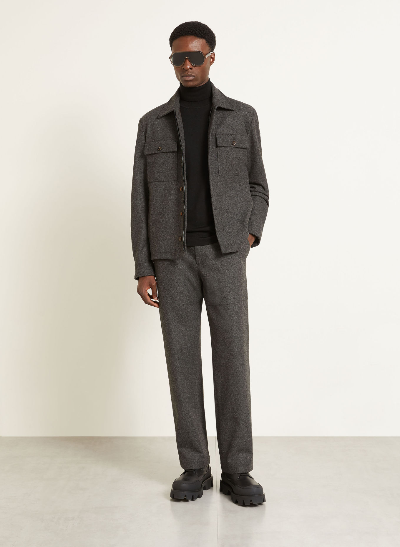 MONCLER Spodnie o kroju regular fit: CZIEMNOSZARY
