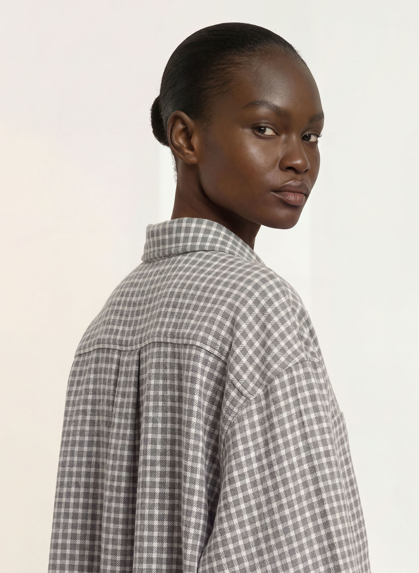 American Vintage Oversized overhemdblouse HOXCITY van flanel: GRIJS / ECRU