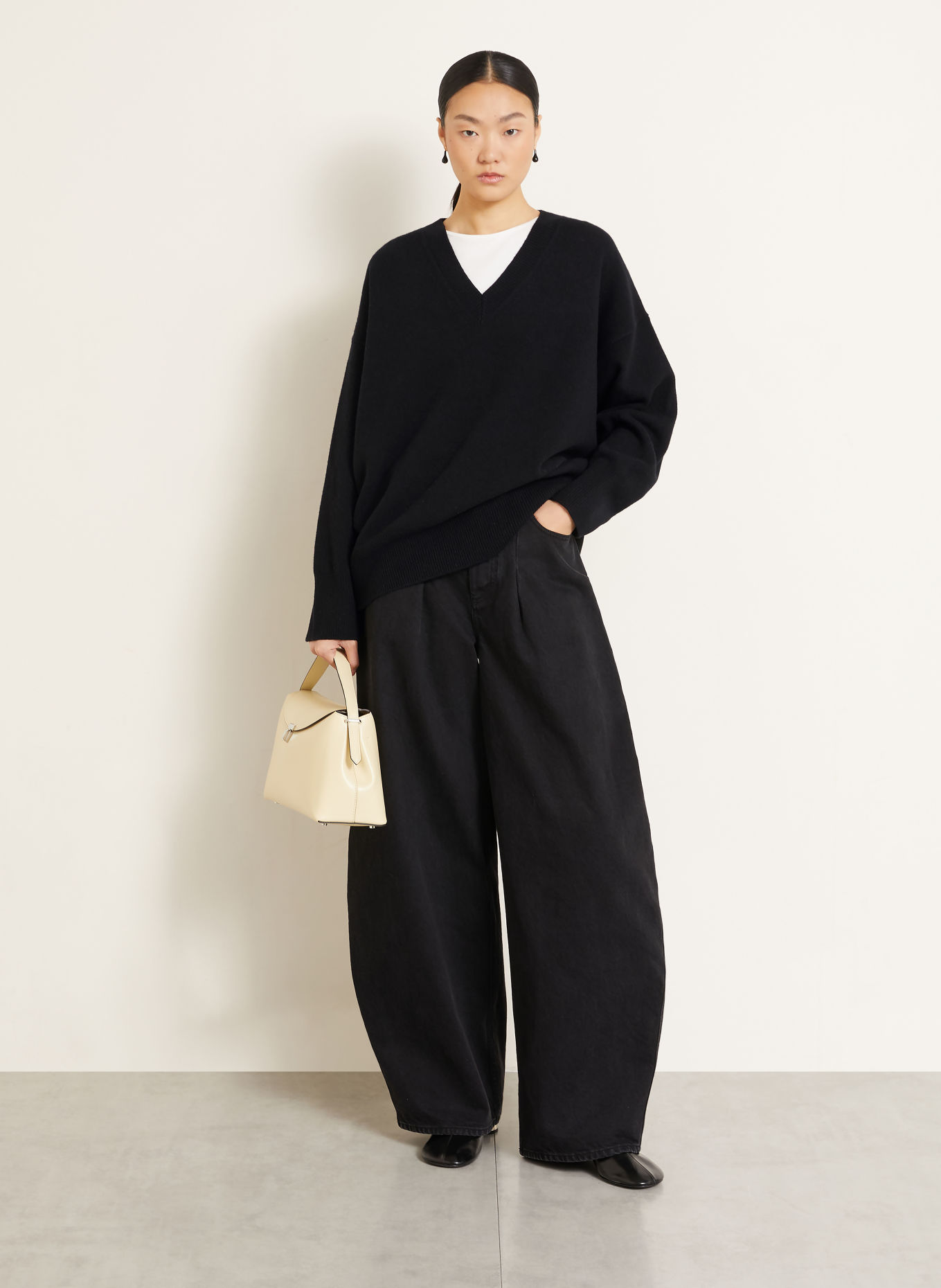 RÓHE Sweater: BLACK