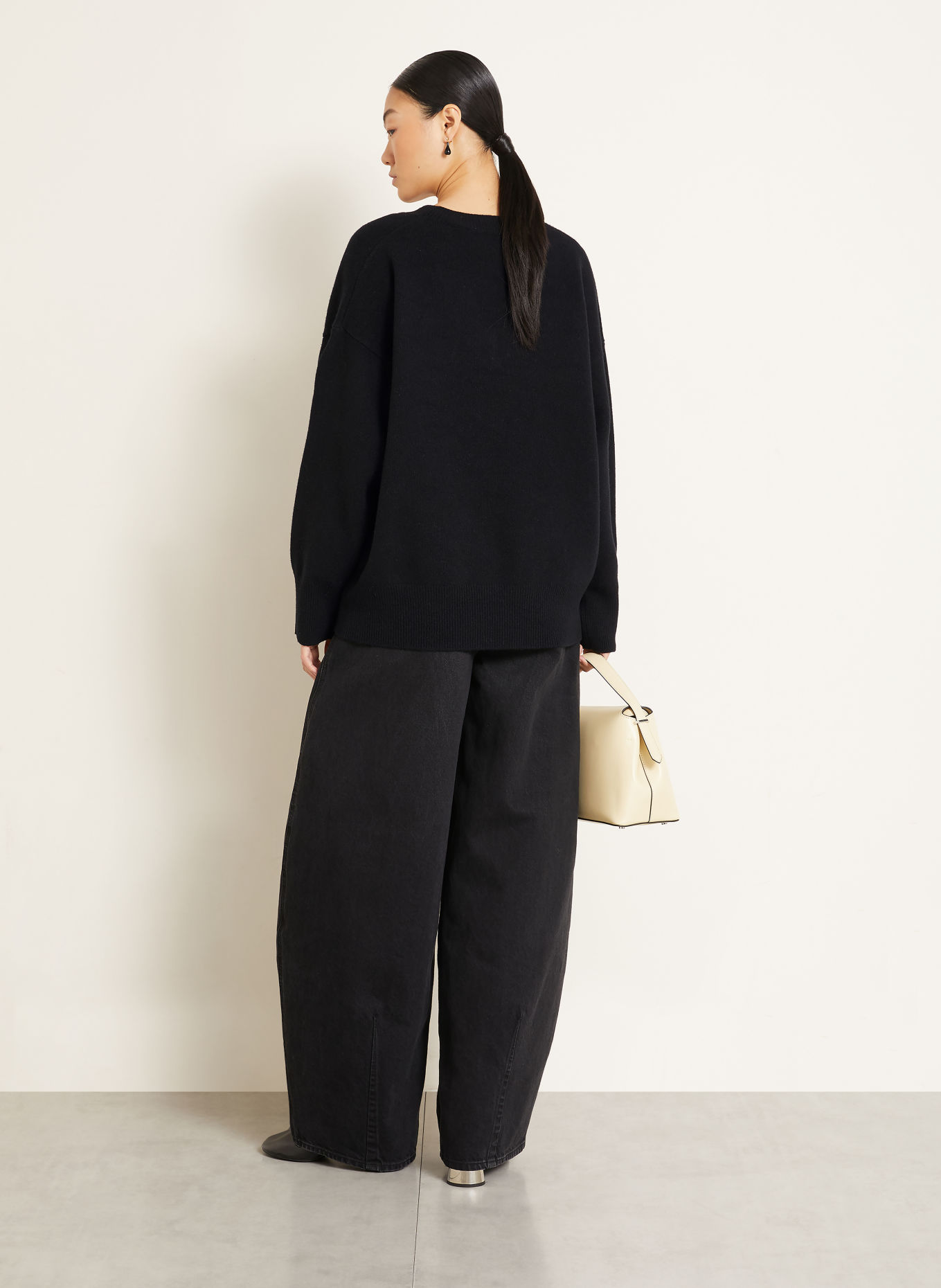 RÓHE Sweater: BLACK