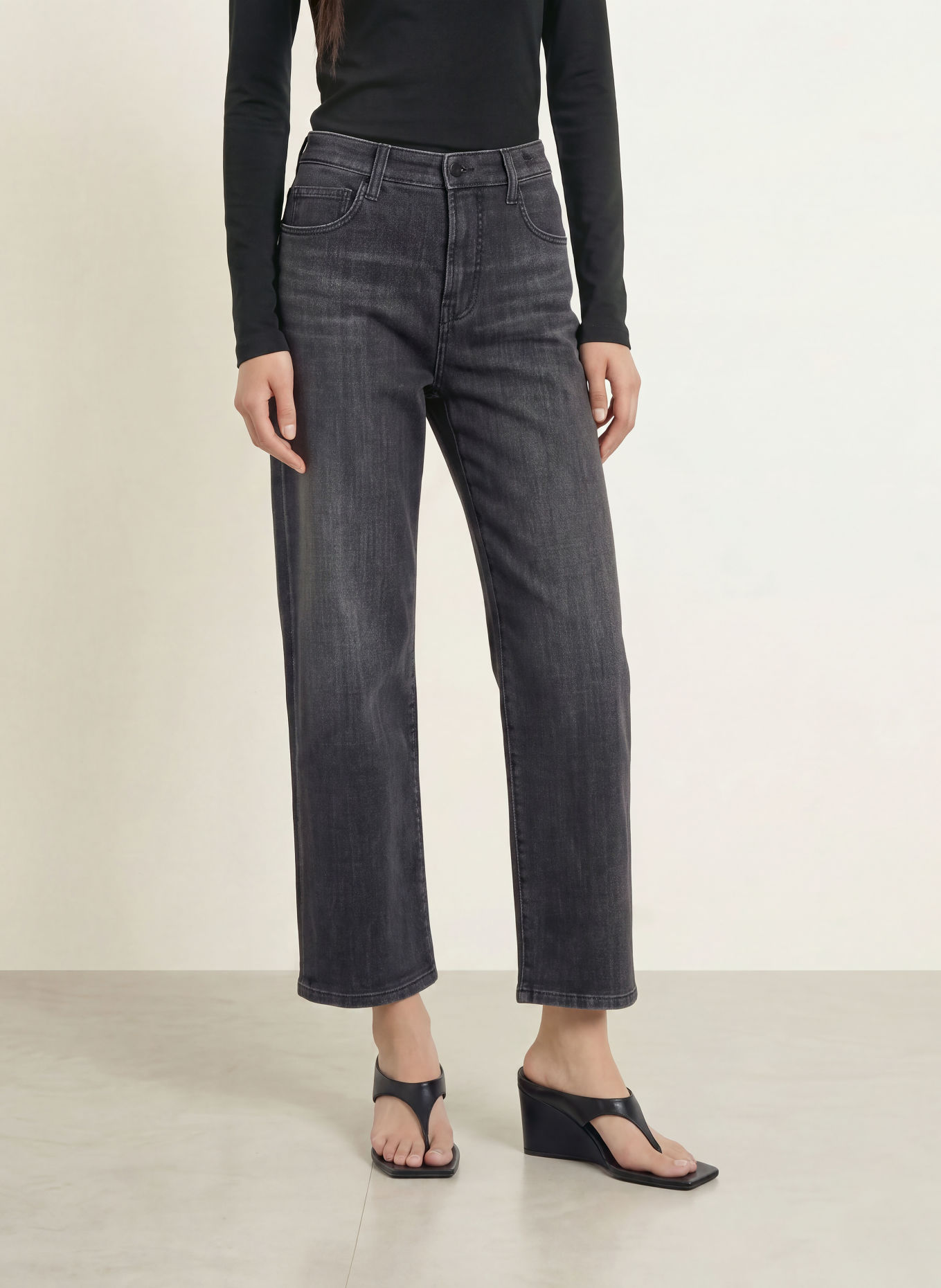 MAC Boyfriend jeans: D975 dark grey used wash