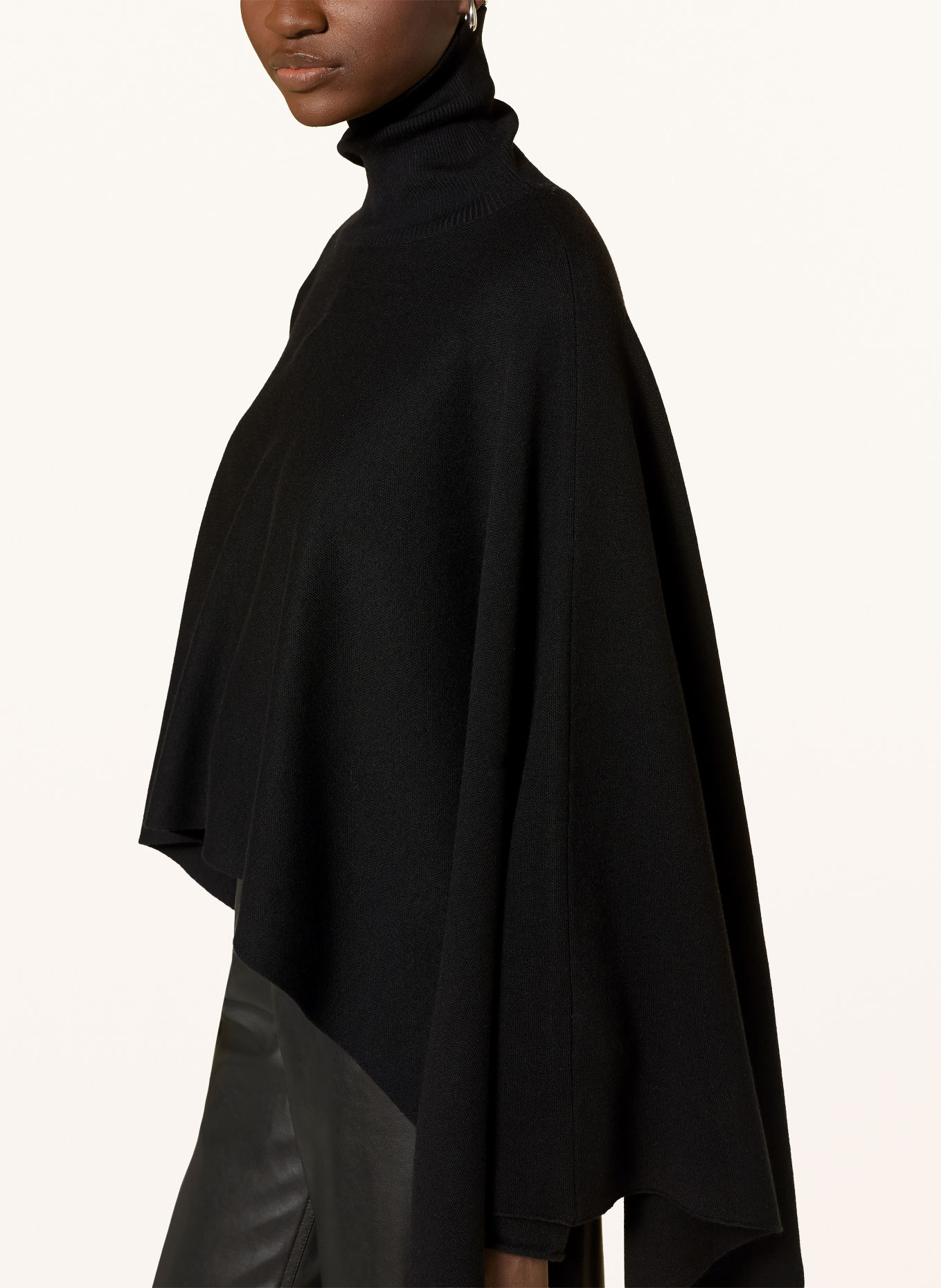 ELIAS RUMELIS Poncho DANKA: ZWART