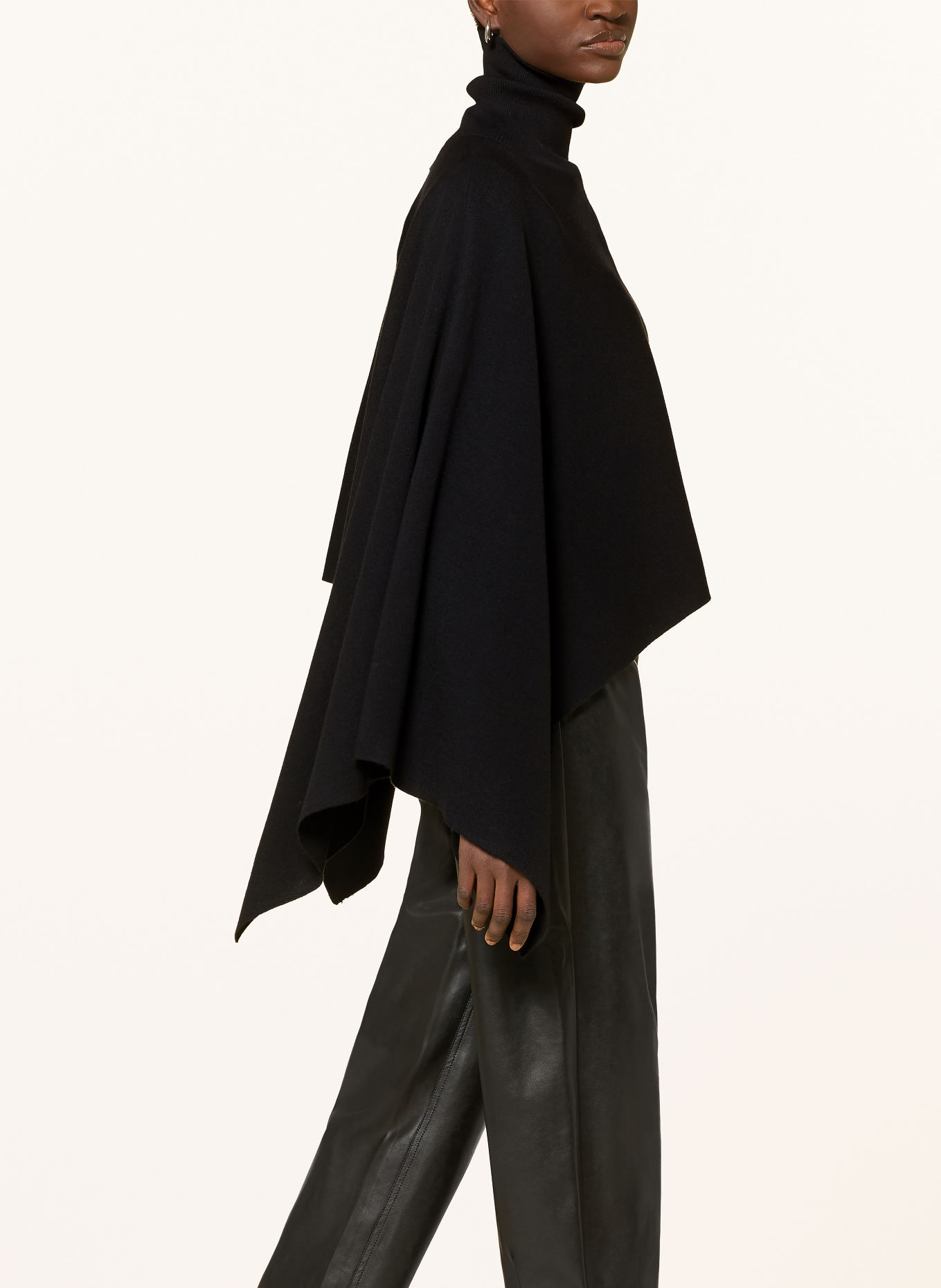 ELIAS RUMELIS Poncho DANKA: ZWART