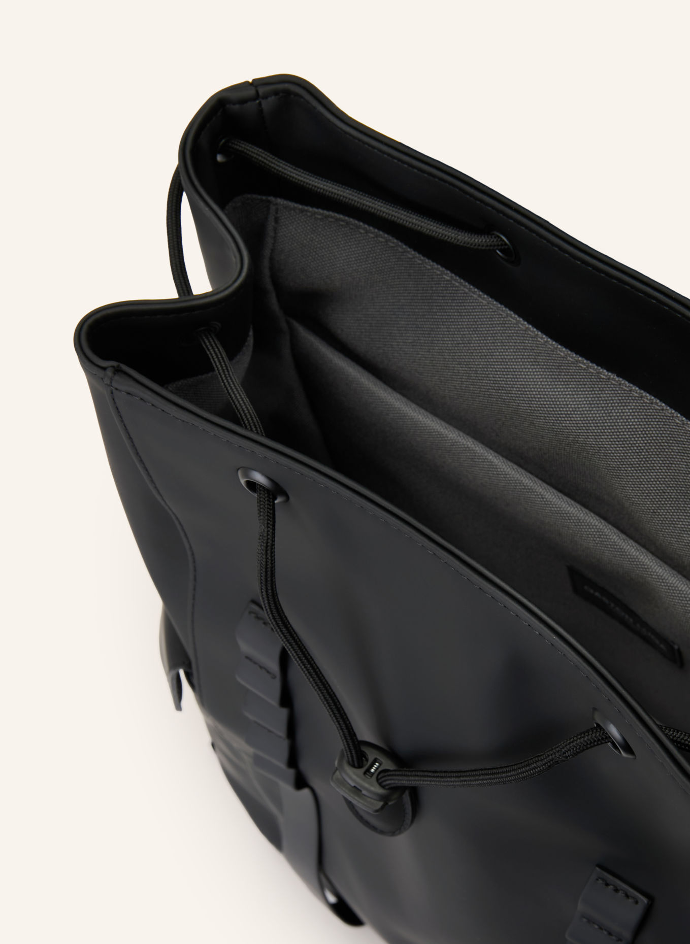 GASTON LUGA SPLÄSH UTILITY 19-liter Backpack with laptop compartment: BLACK