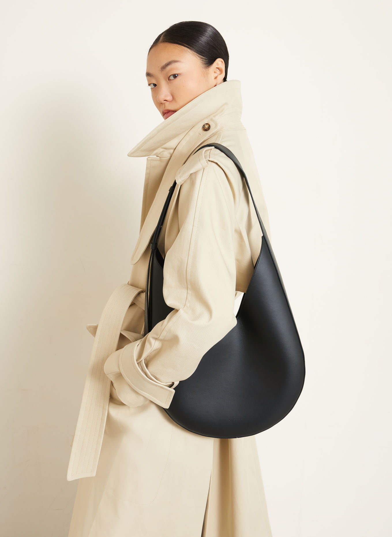 AESTHER EKME HOBO LARGE Bucket bag: BLACK