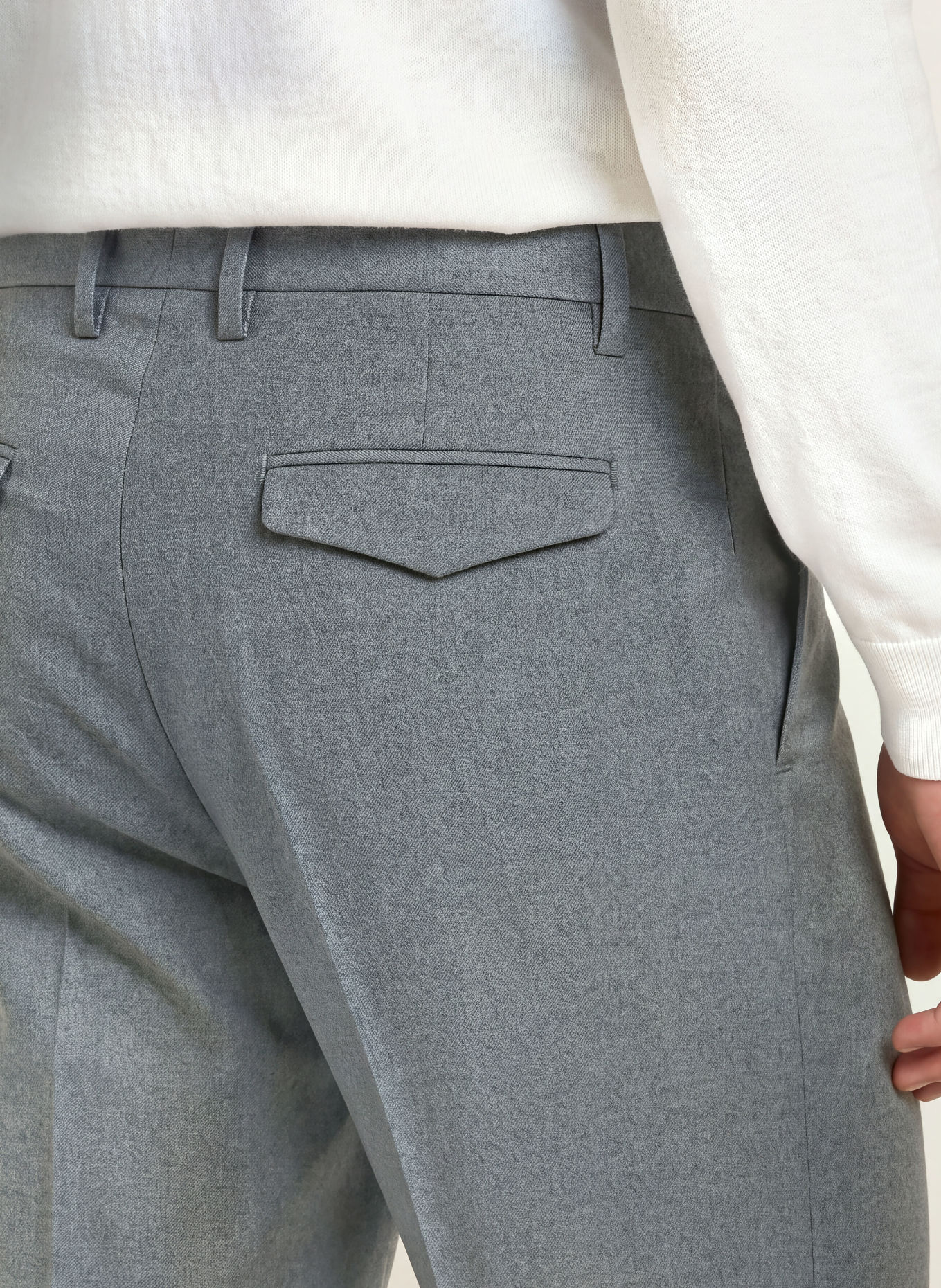 CRUNA MIDTOWN Regular Fit Chinos: GRAY