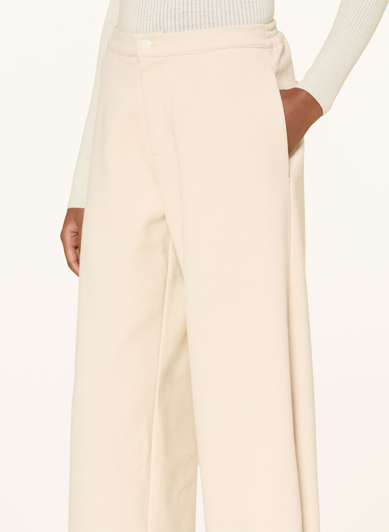 Source Unknown Hose EBBE: CREME