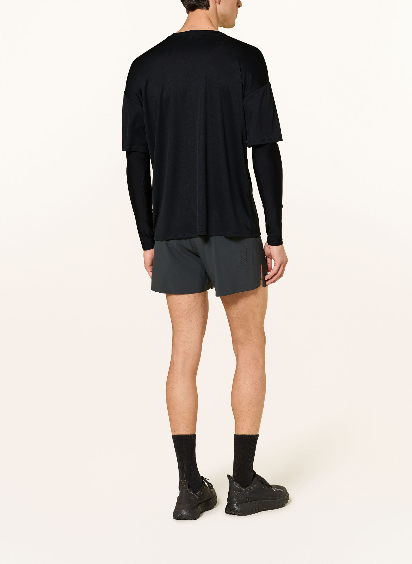 District Vision Trainingsshirt BOXY COMPRESSION: ZWART