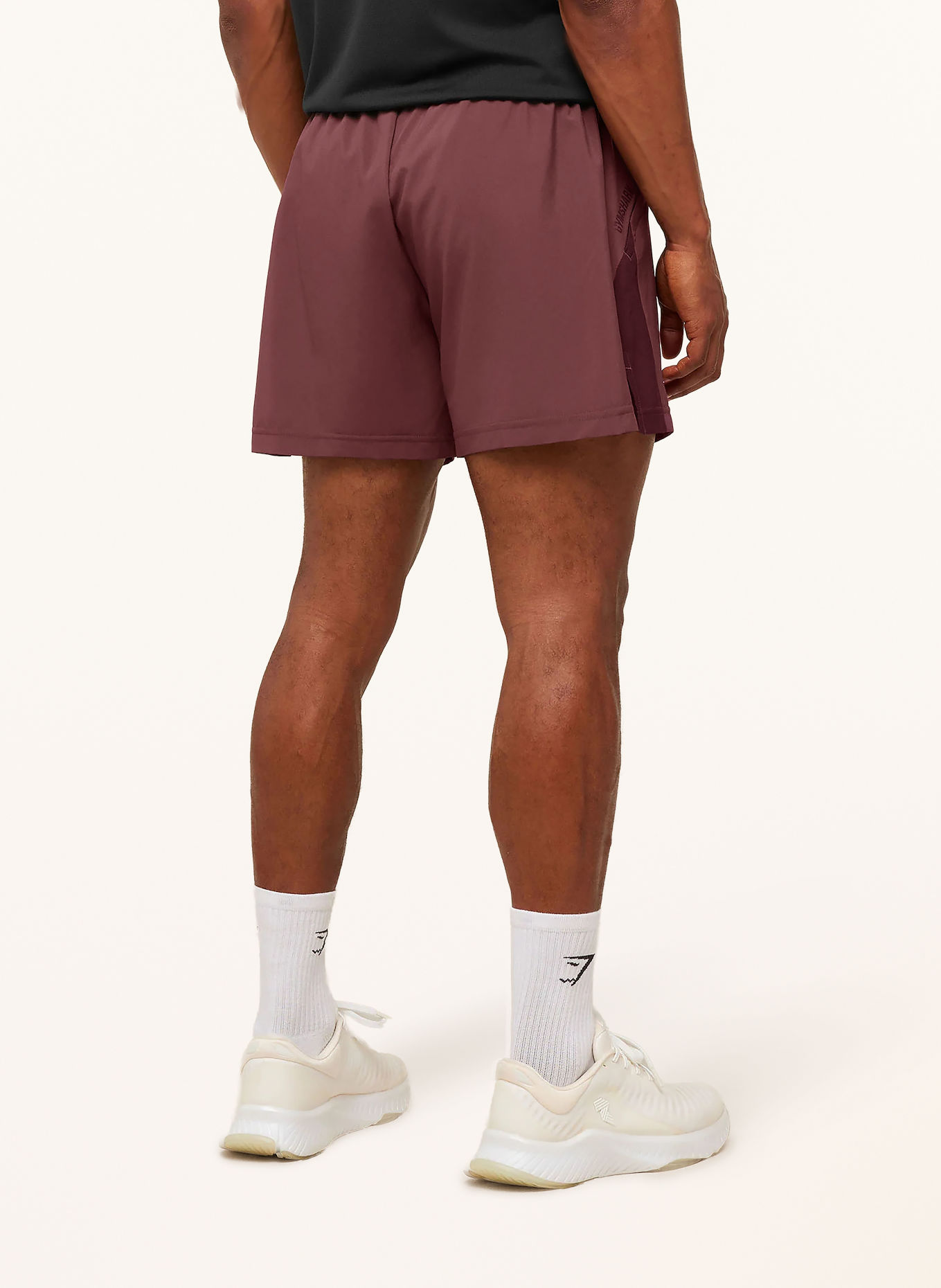 GYMSHARK Trainingsshorts SPORT: DUNKELROT / ROT