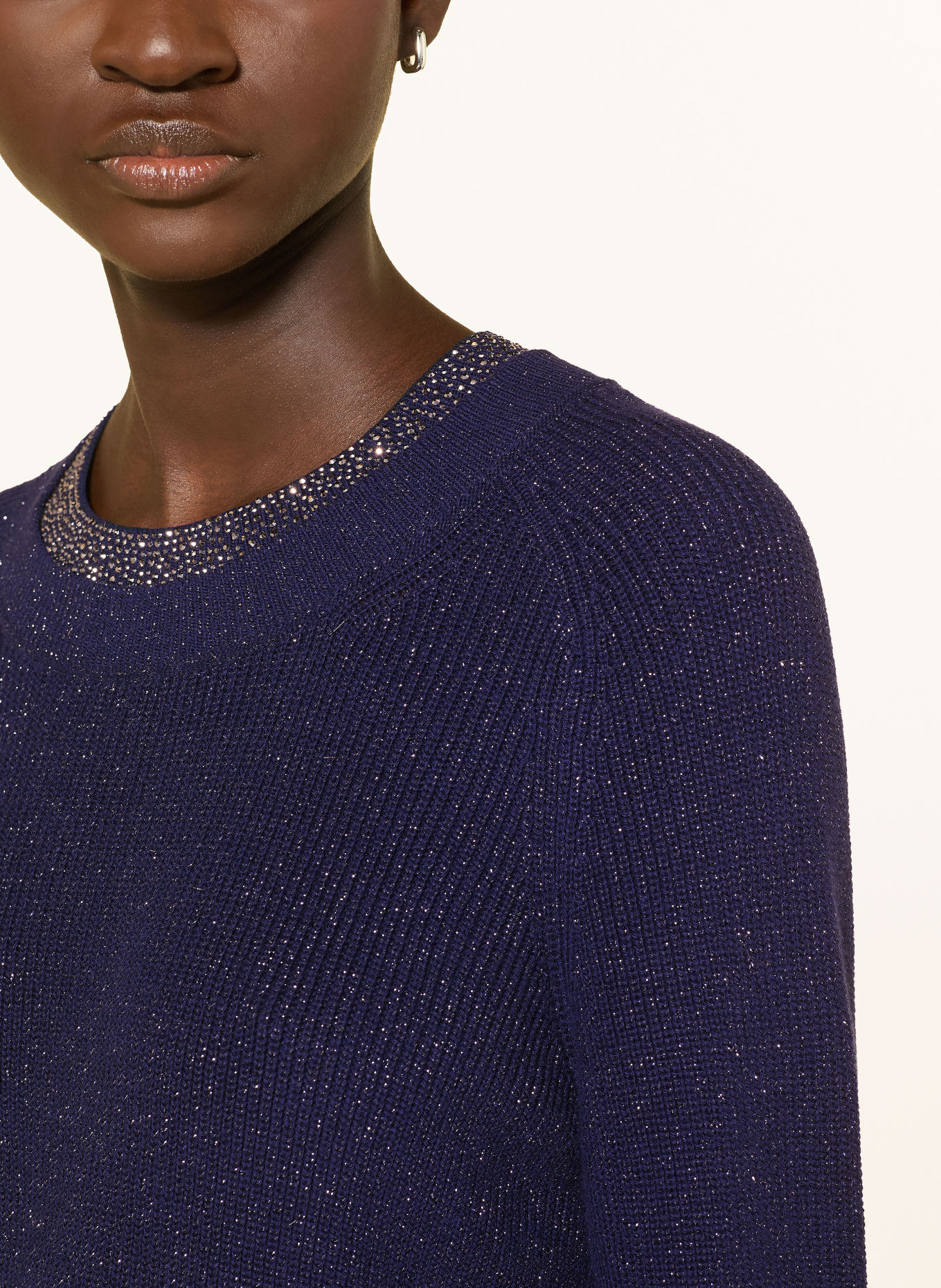 monari Pullover med glimmergarn og smykkesten: MØRKEBLÅ
