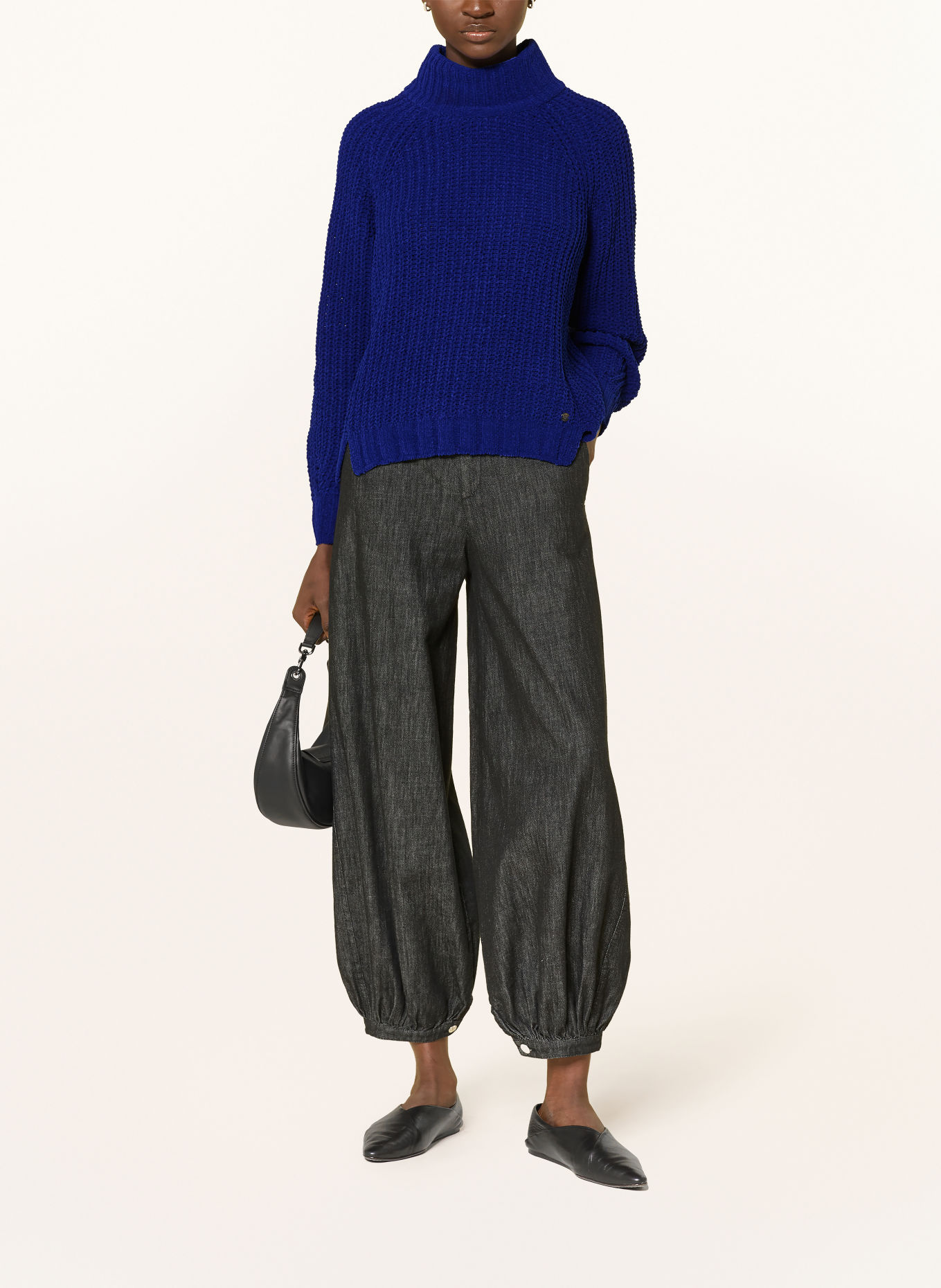 monari Sweater: BLUE