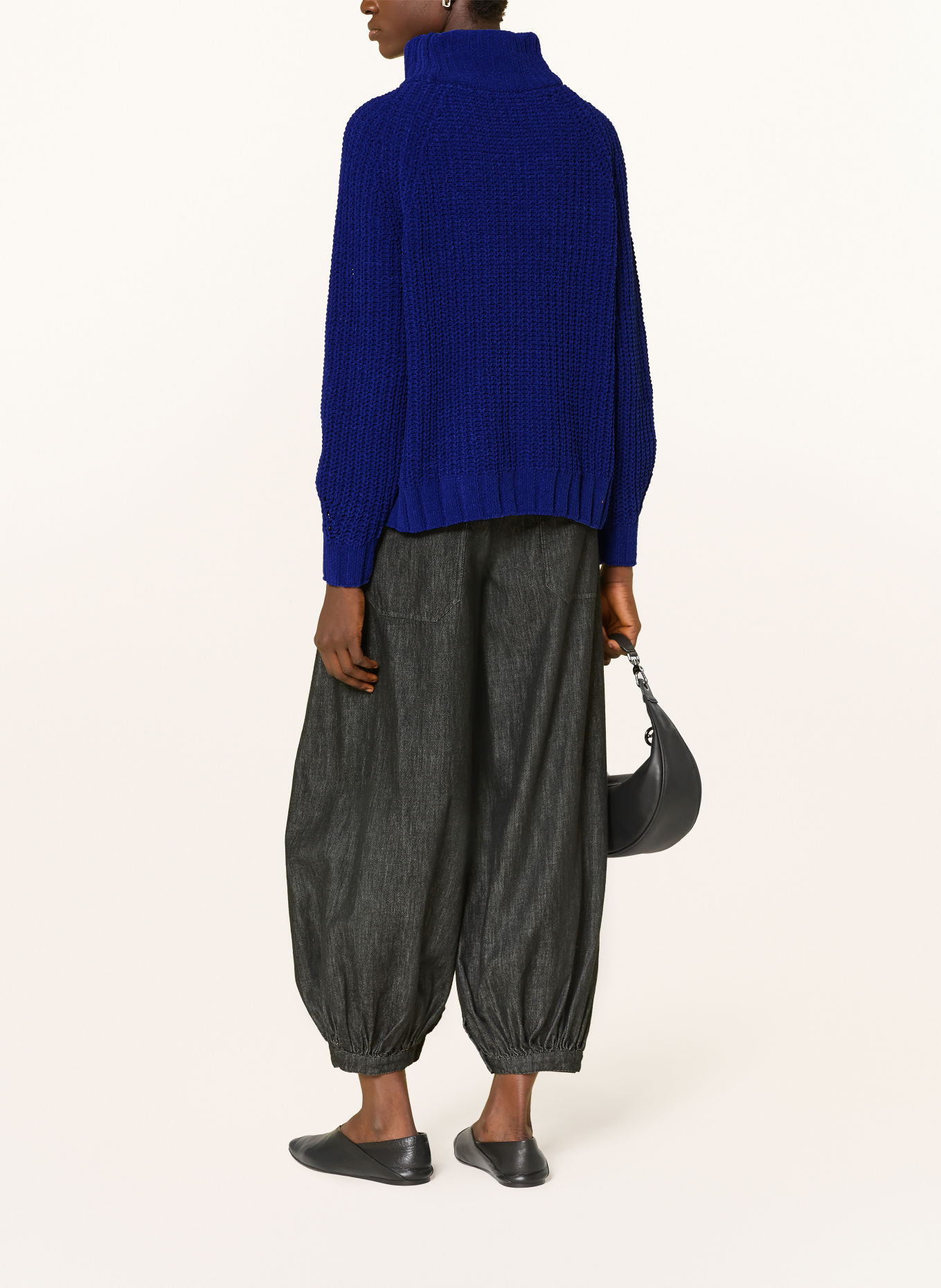 monari Sweater: BLUE