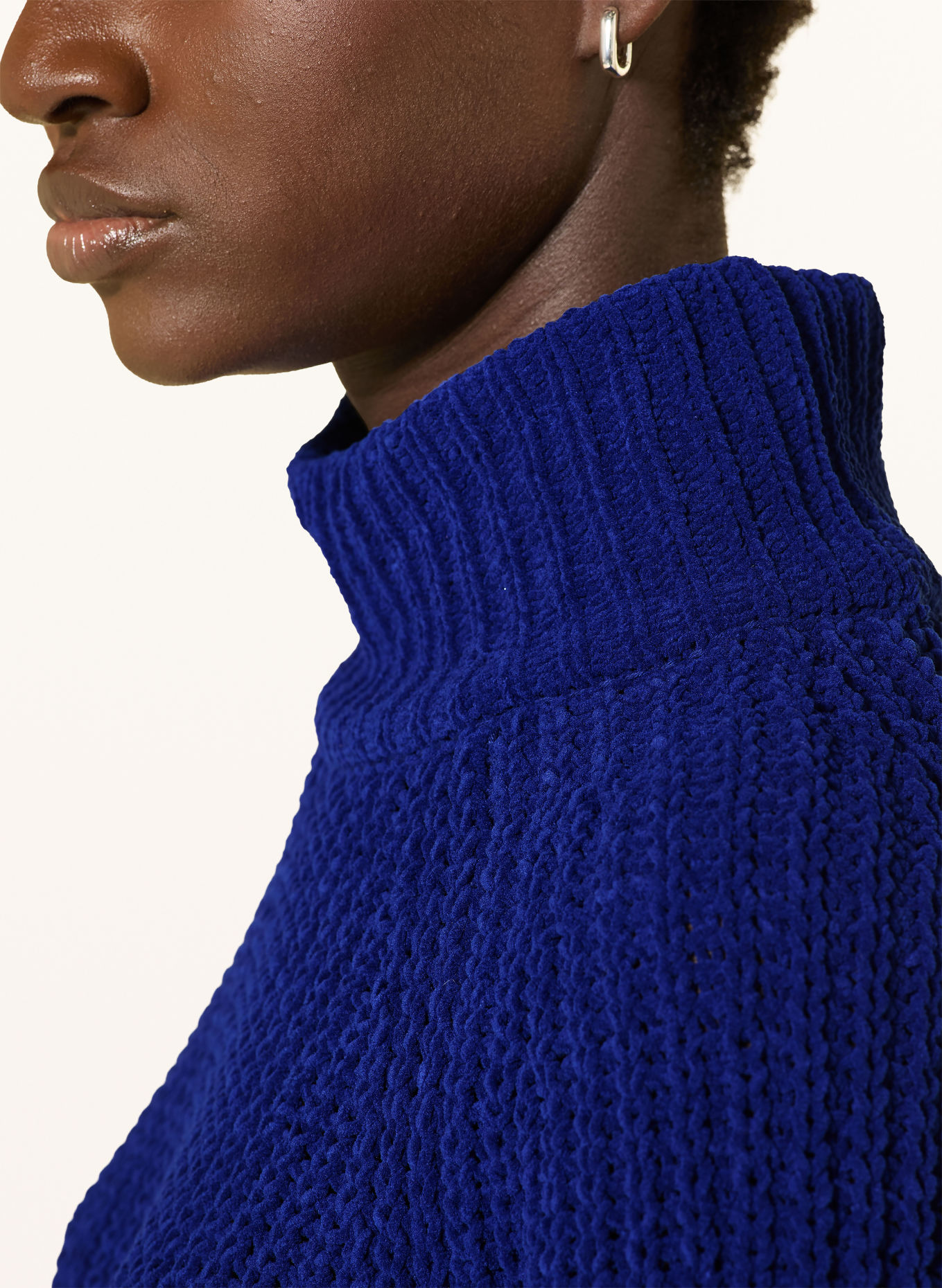 monari Sweater: BLUE