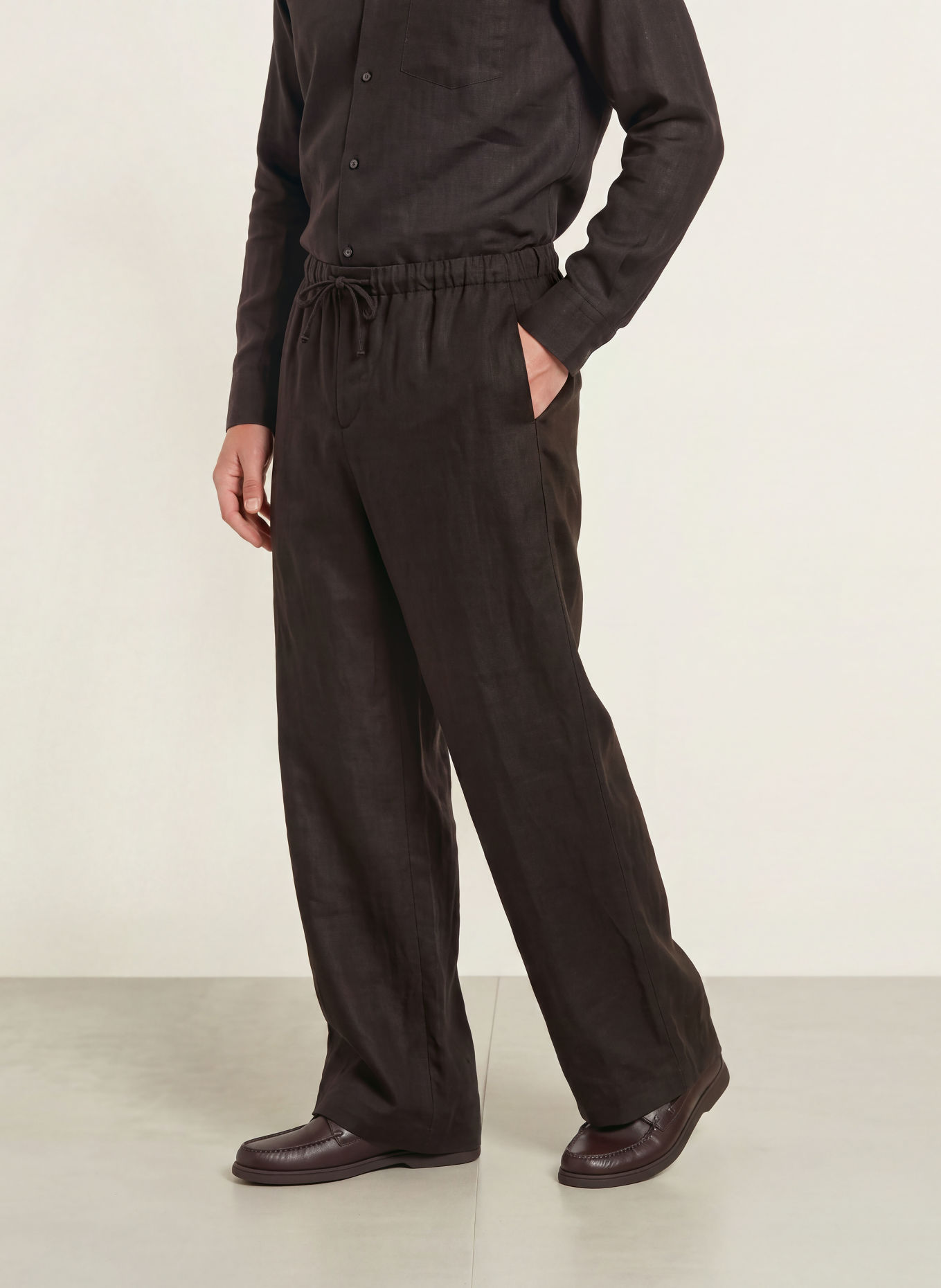 BOSS Linnen broek met regular fit in joggingstijl: MARRON FONCÉ