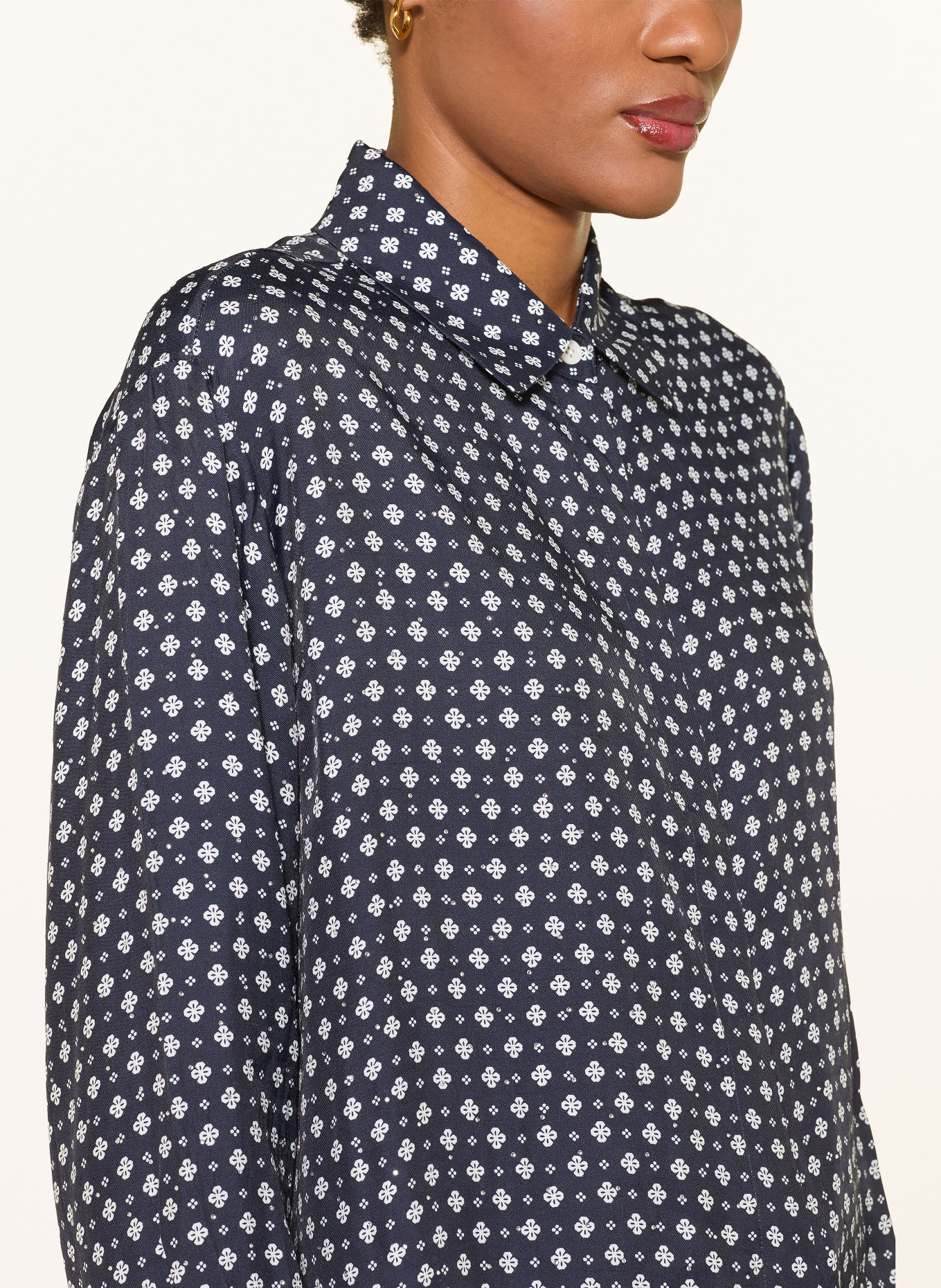 maje Hemdbluse mit Schmucksteinen: DUNKELBLAU / WEISS