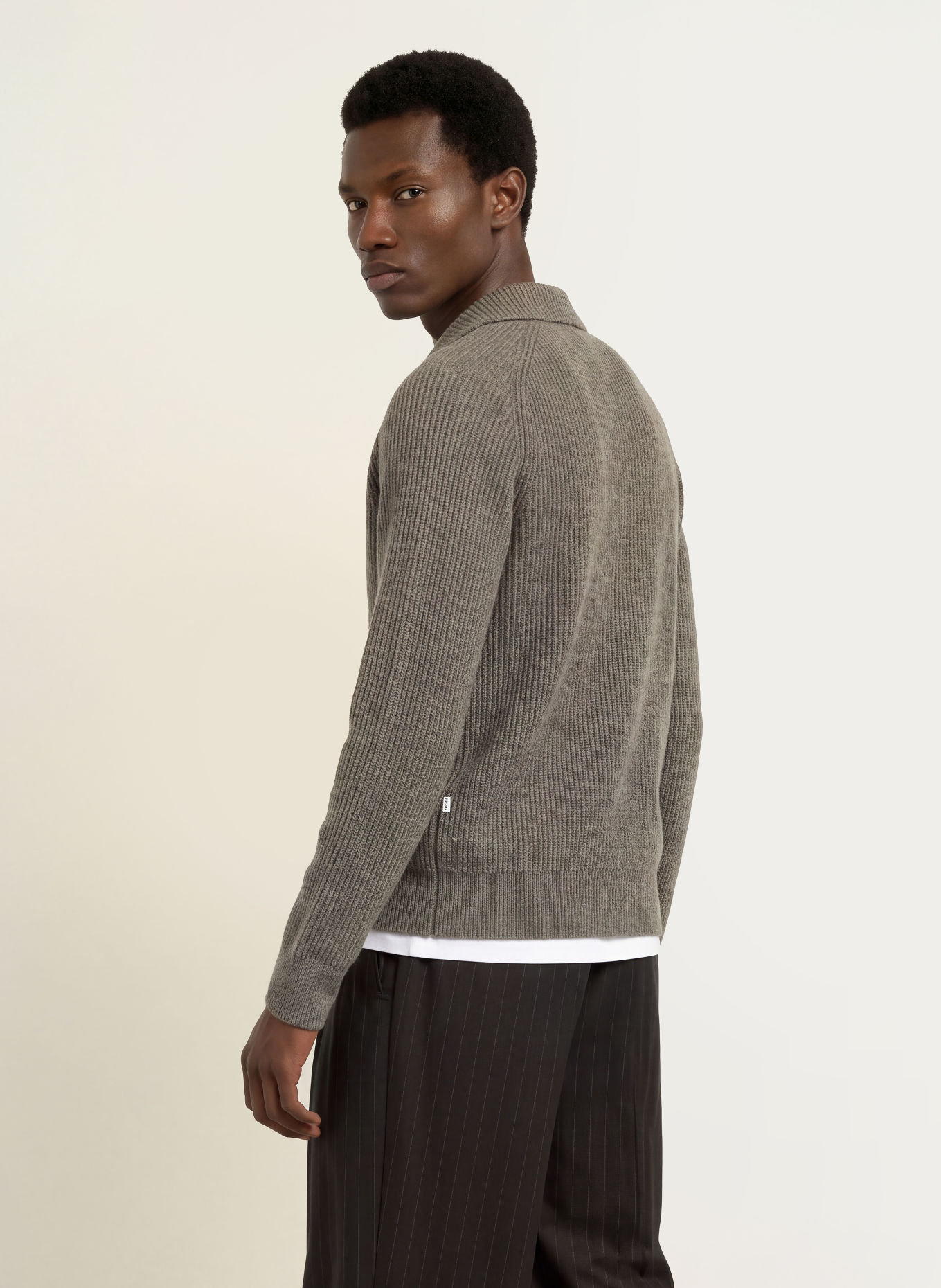 NN.07 SHANE Cardigan: TAUPE