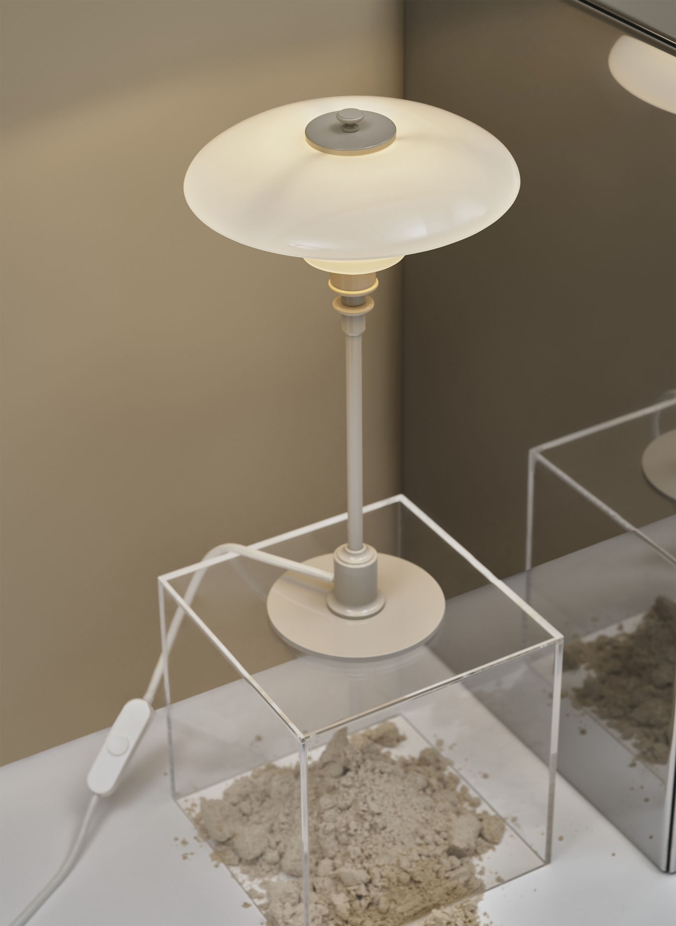 louis poulsen Tischleuchte PH 2/1: WEISS / BEIGE