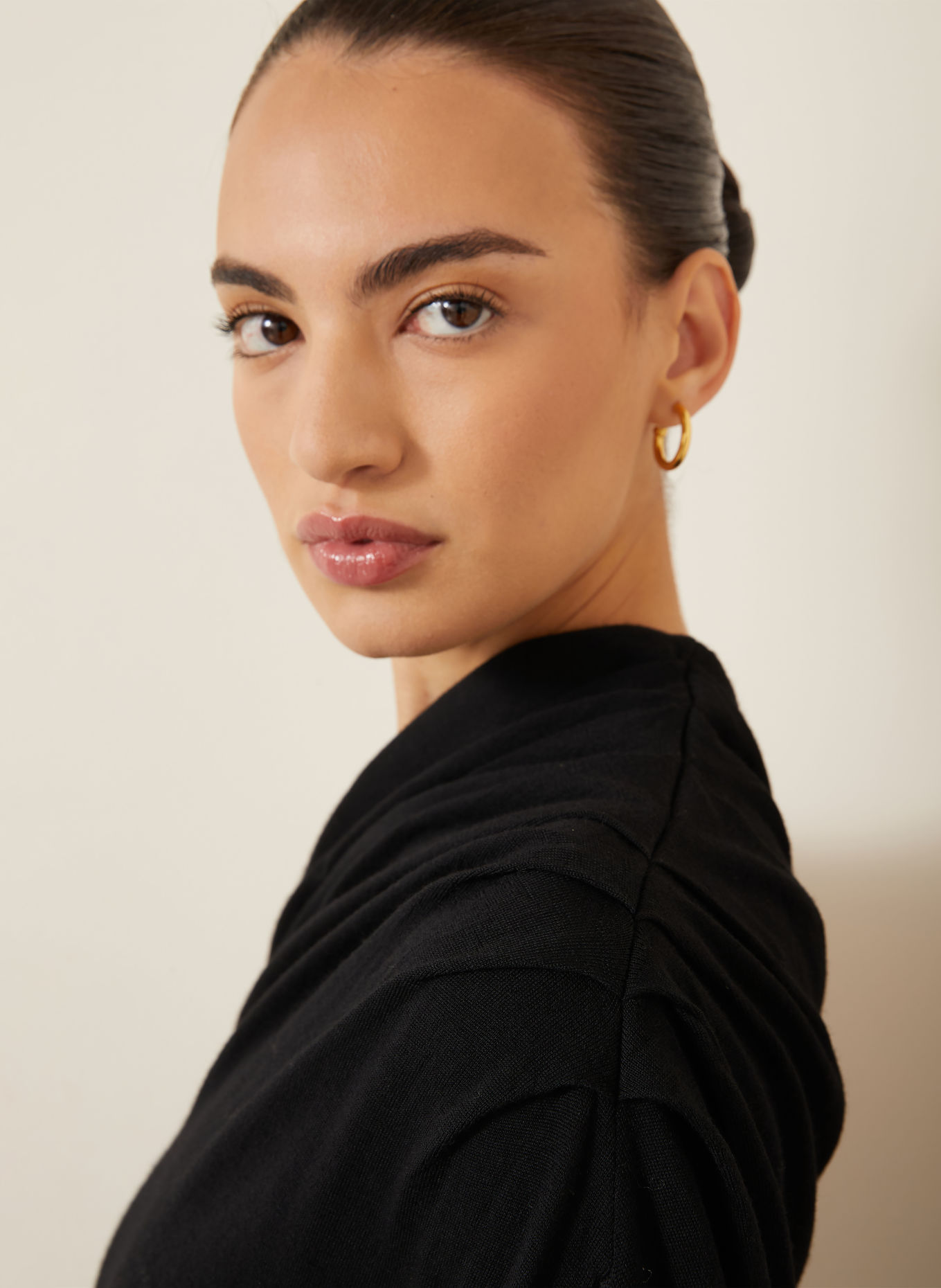 ARMARIUM One-Shoulder-Kleid MARCELLA mit Merinowolle: SCHWARZ