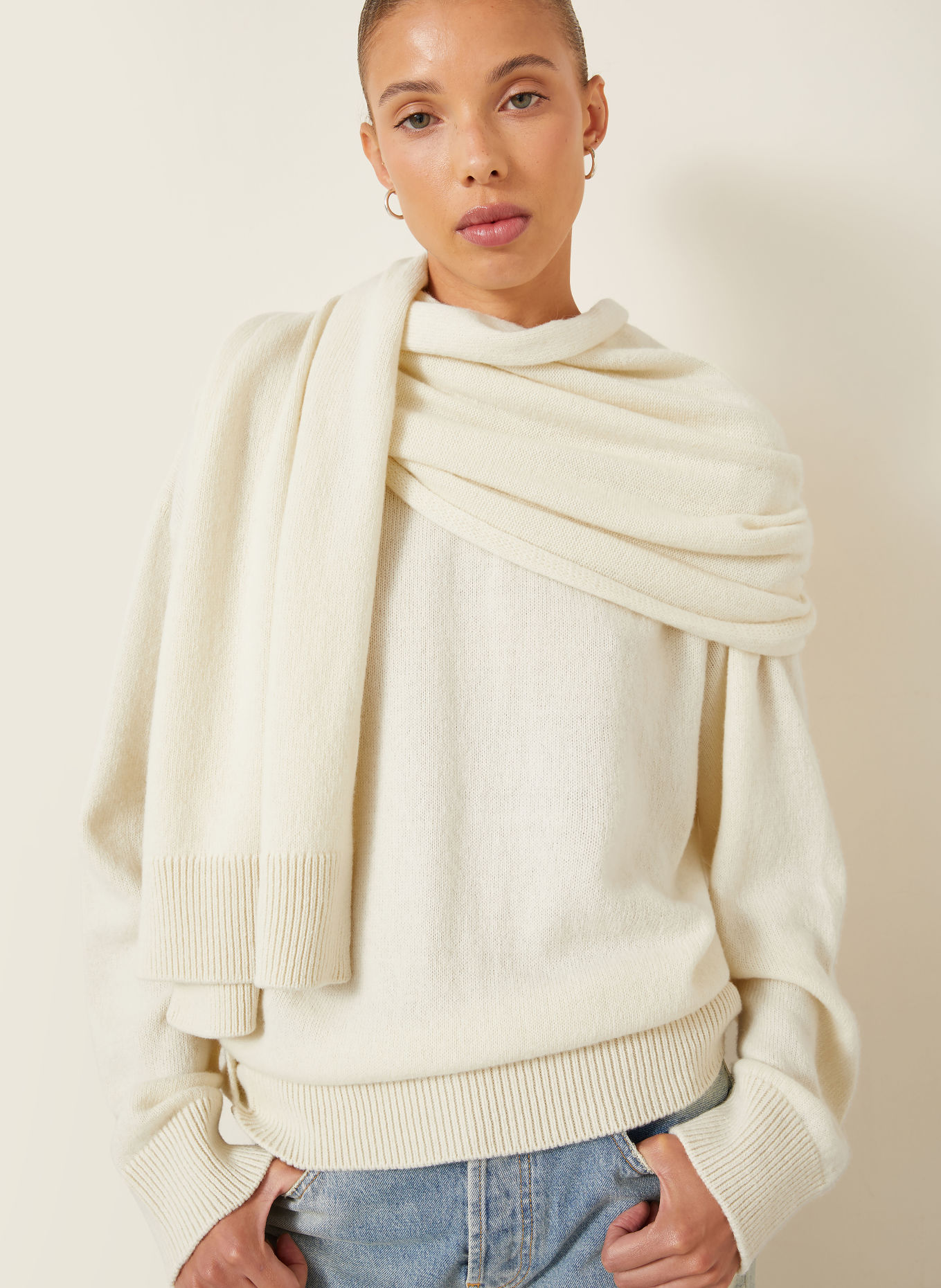 ARMARIUM ALIDA Sweater with Scarf: CREAM