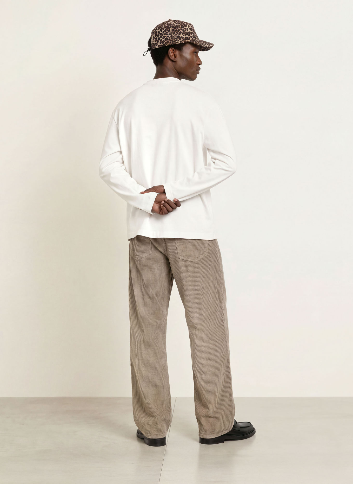 REGARDS Oversized-Longsleeve: WIT