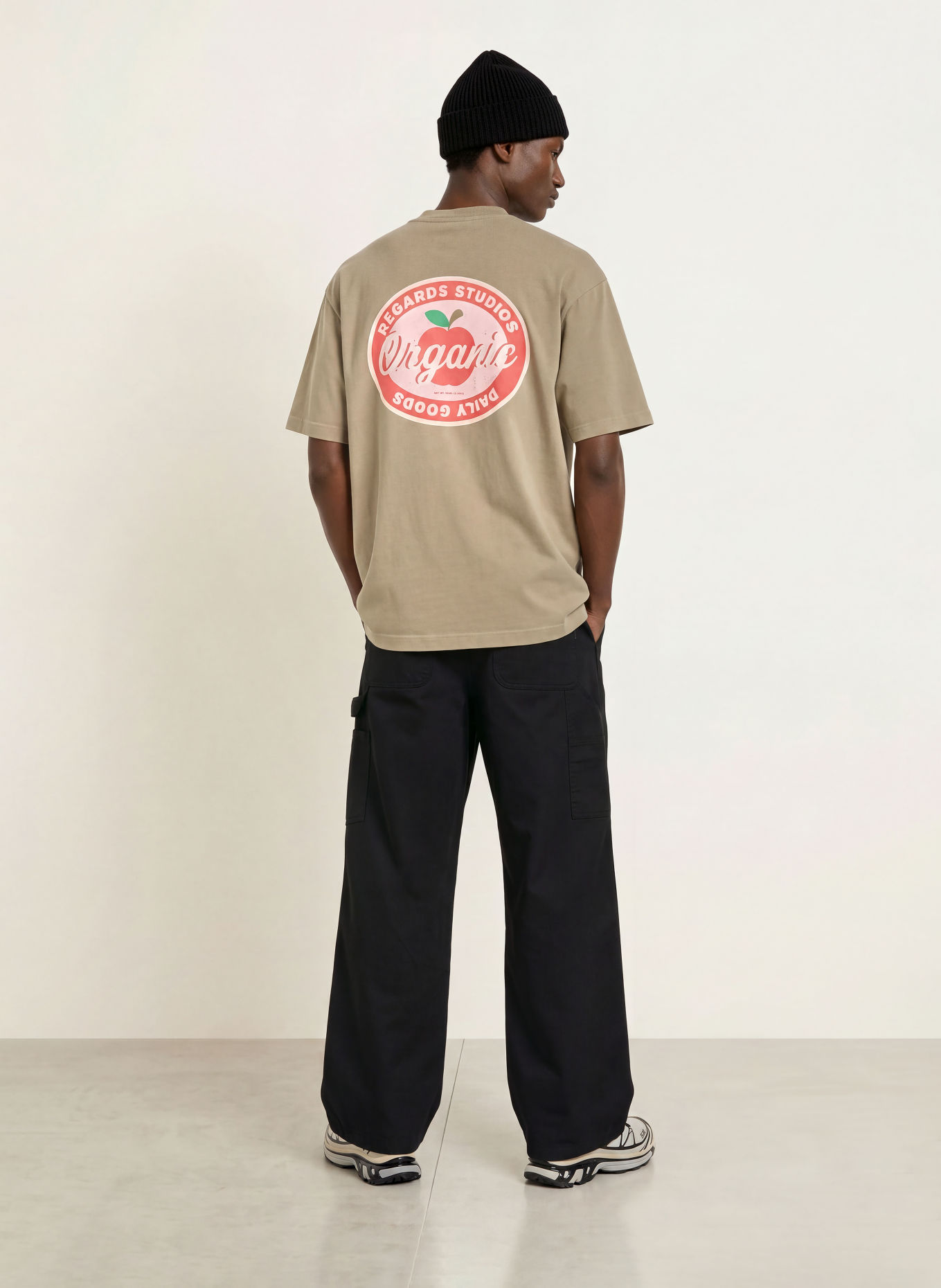 REGARDS T-shirt: KHAKI / PINK / RED