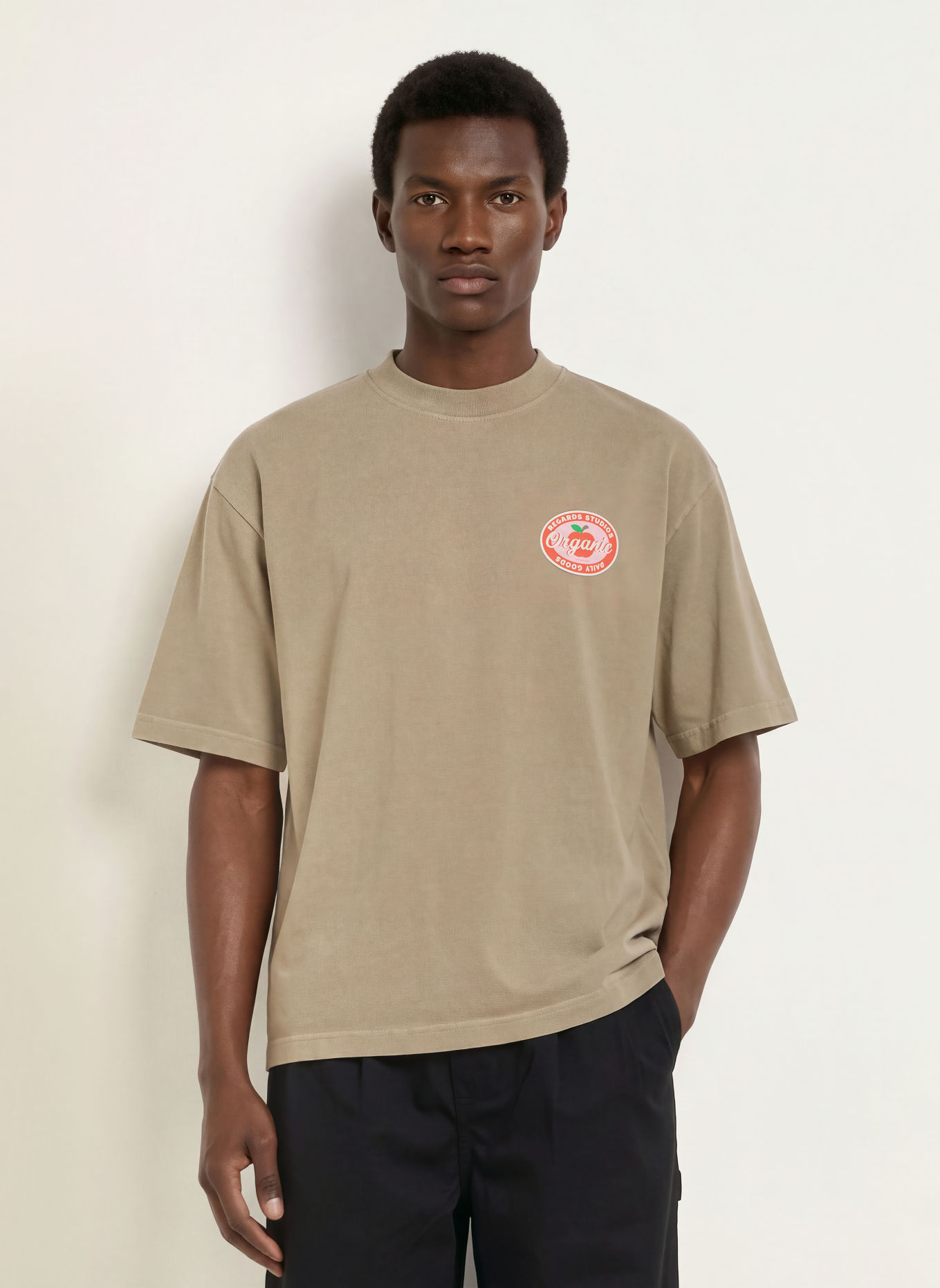 REGARDS T-shirt: KHAKI / PINK / RED