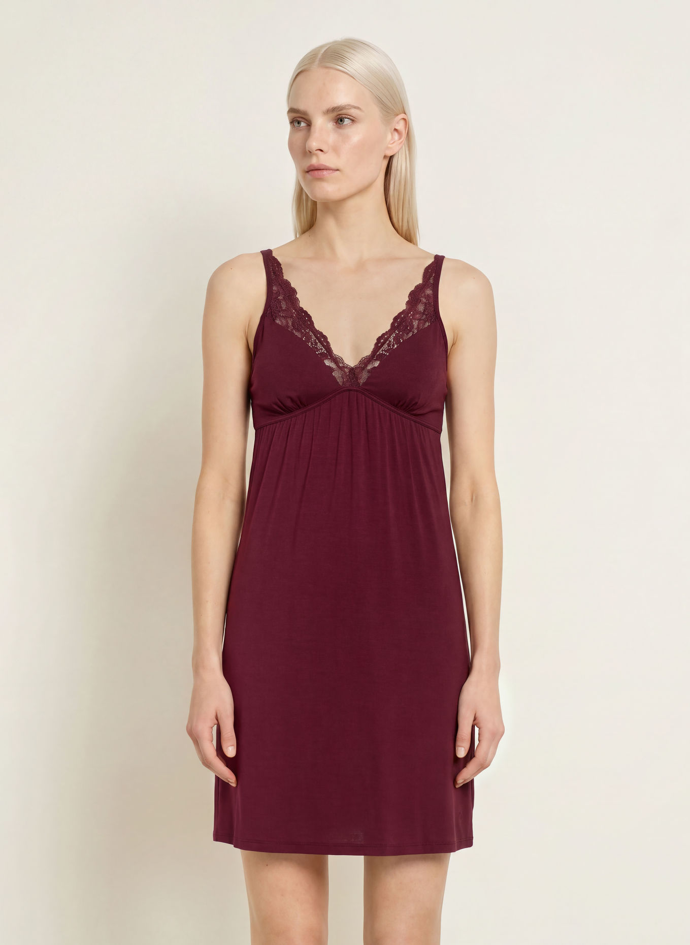 Triumph Nuisette AMOURETTE: ROUGE FONCÉ