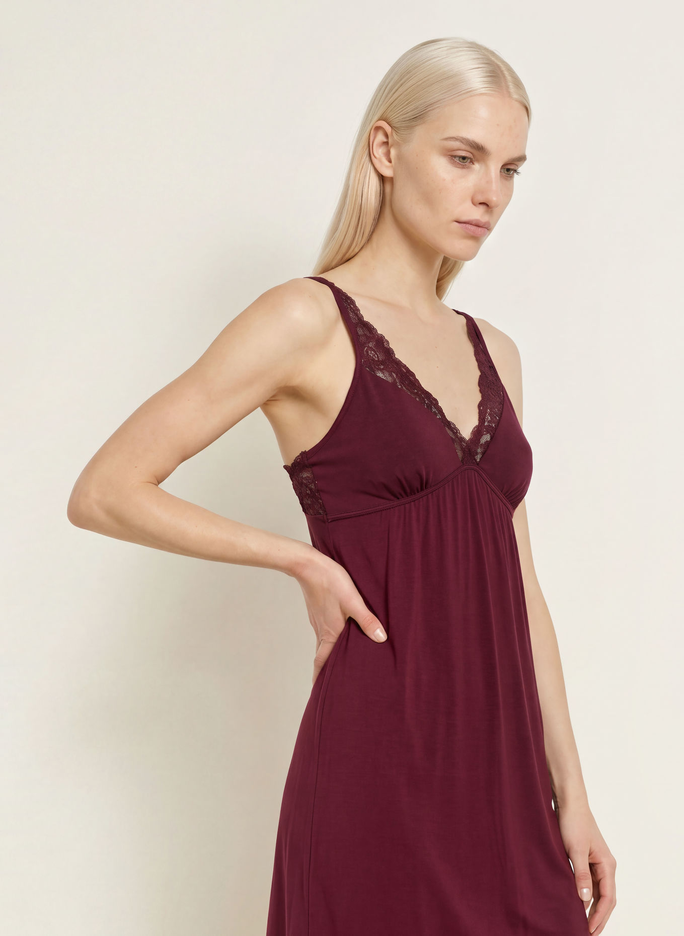 Triumph Nuisette AMOURETTE: ROUGE FONCÉ