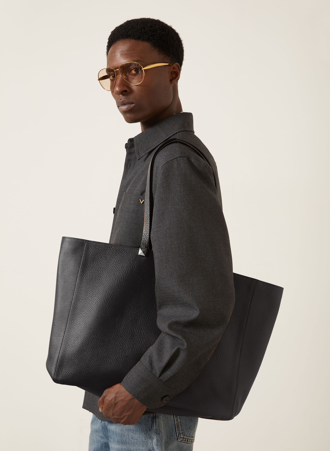 VALENTINO GARAVANI Sac cabas ROCKSTUD: NOIR / ARGENT
