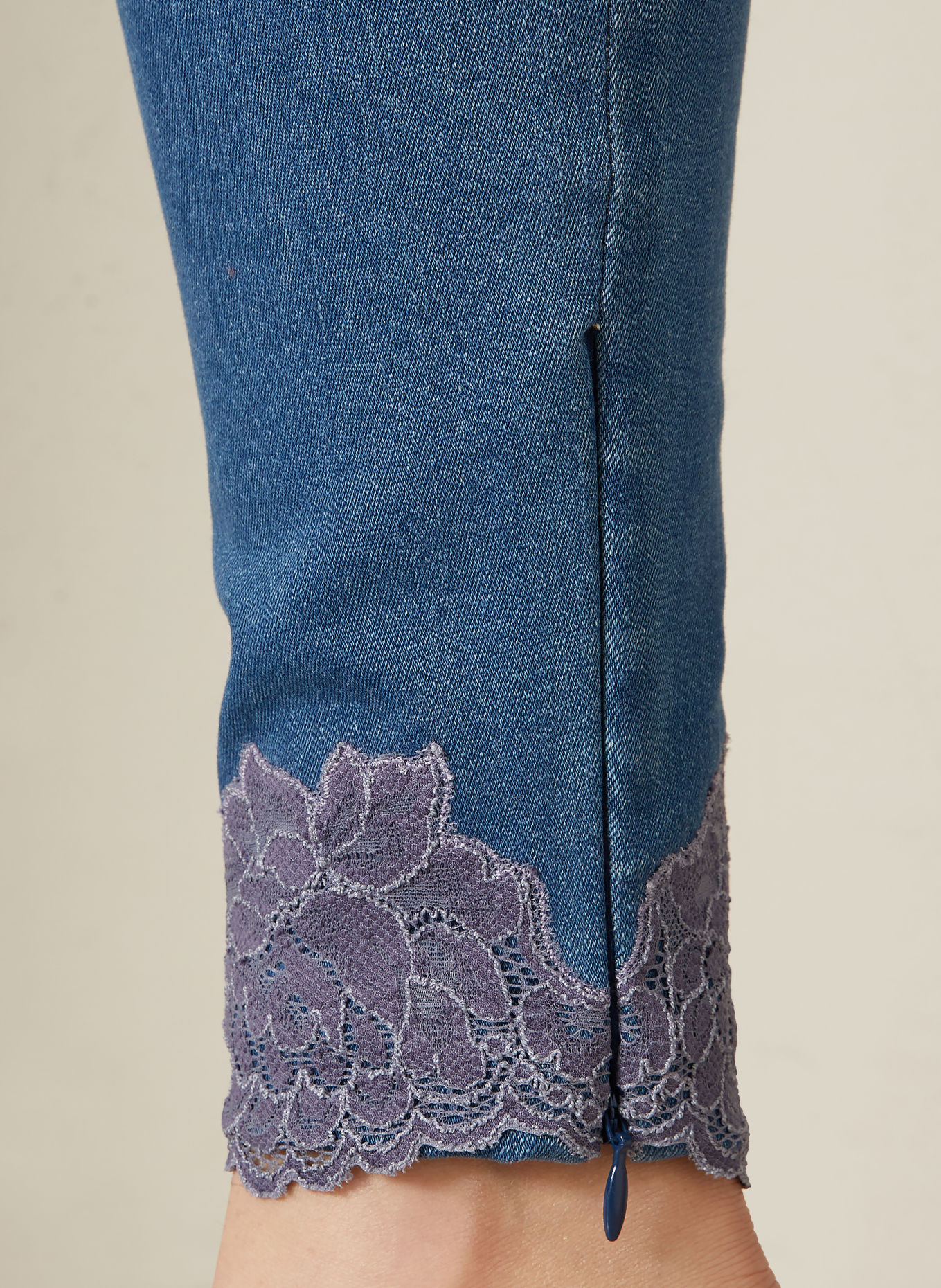 VALENTINO Skinny Jeans mit Spitze: 558 MEDIUM BLUE DENIM