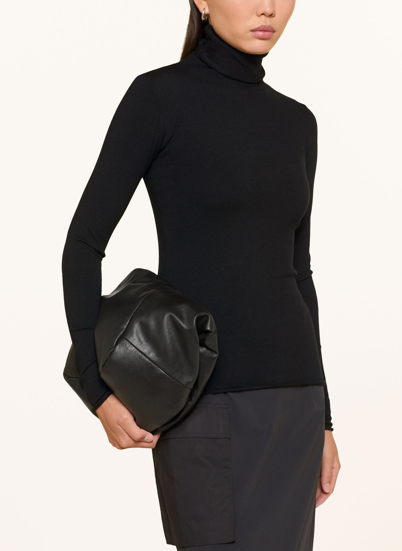 MAX & Co. AMA Turtleneck sweater: BLACK